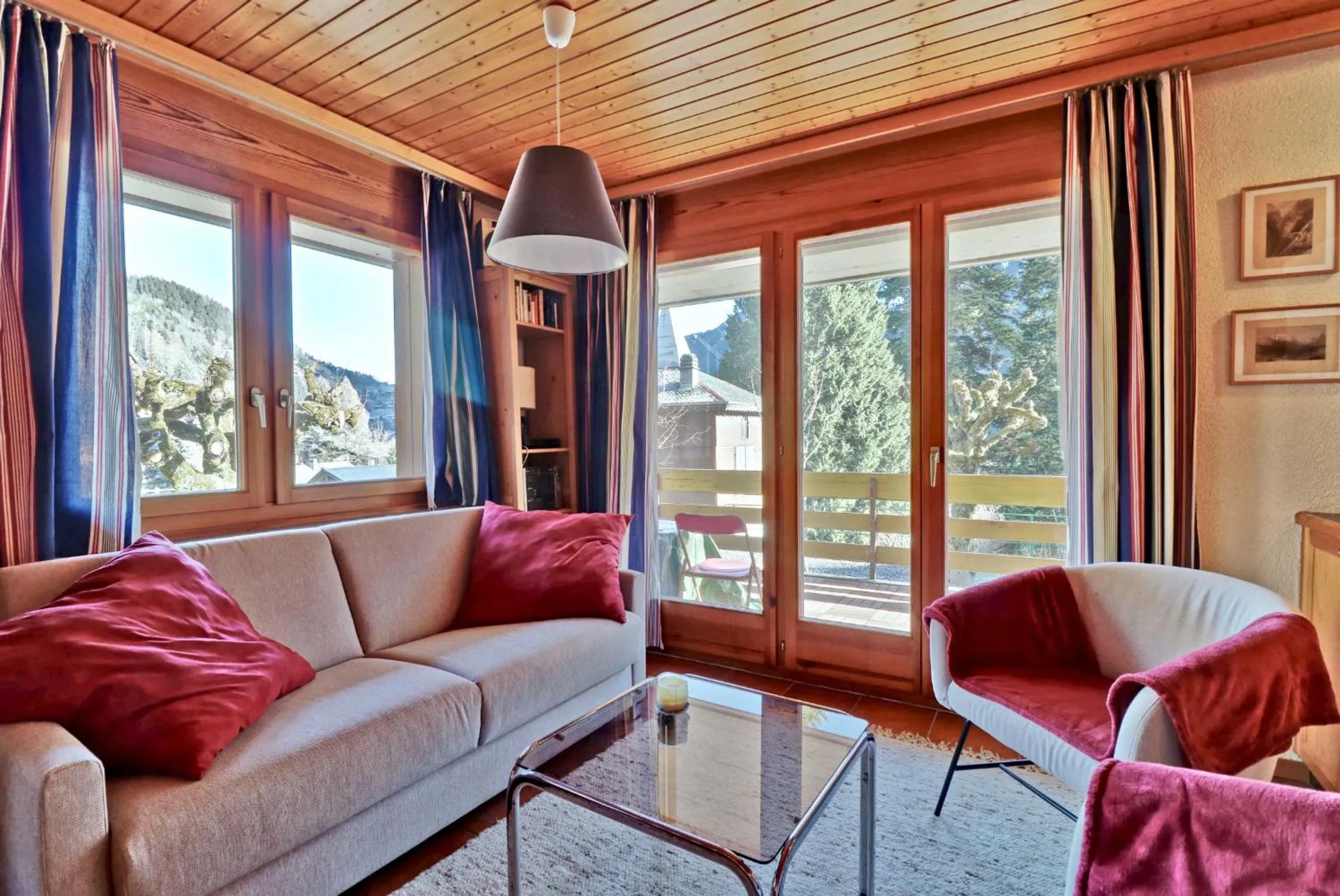 Bel appartement au centre de Champéry avec vue