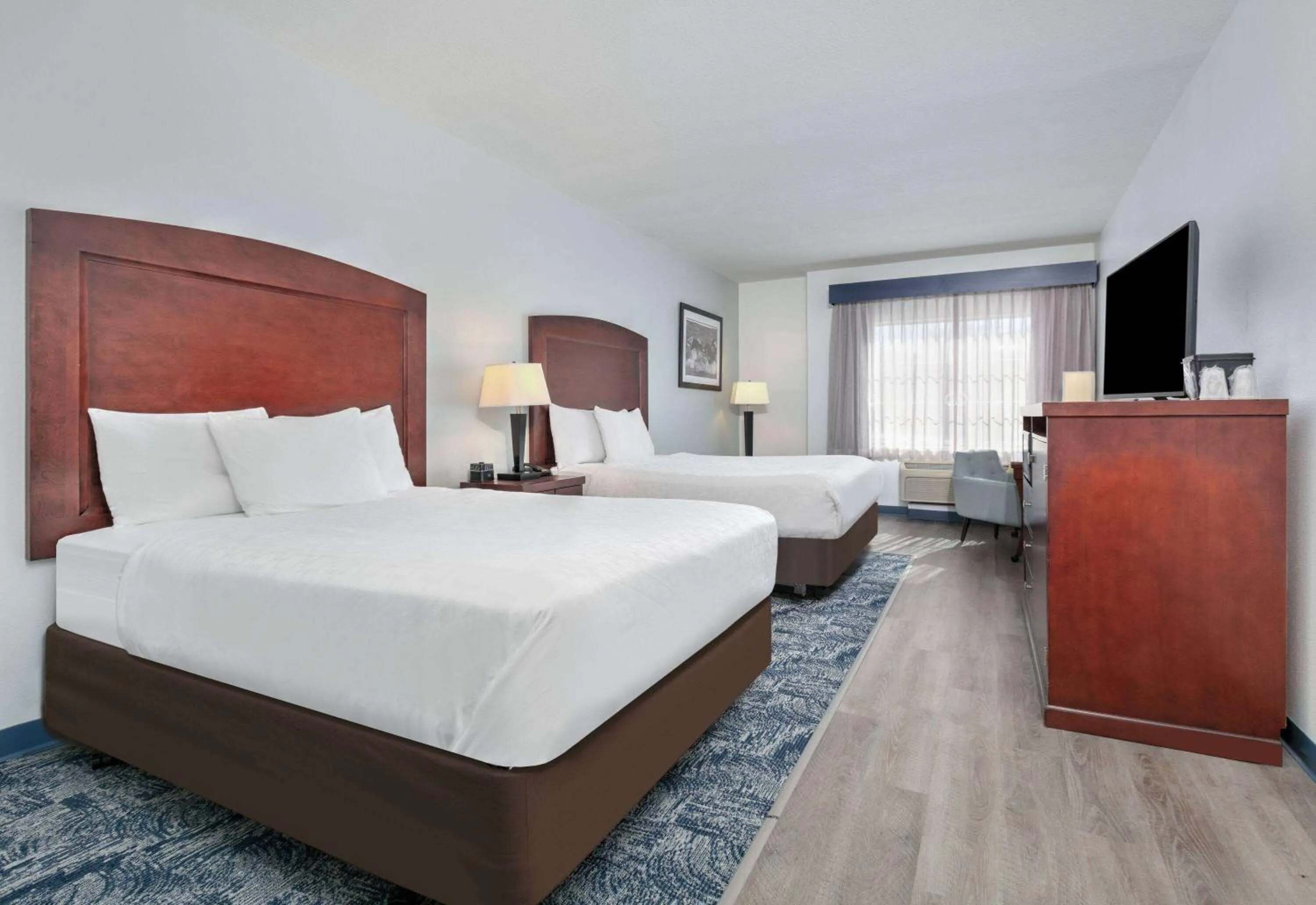 Photo of the whole room, Bed in La Quinta by Wyndham Fort Worth NE Mall