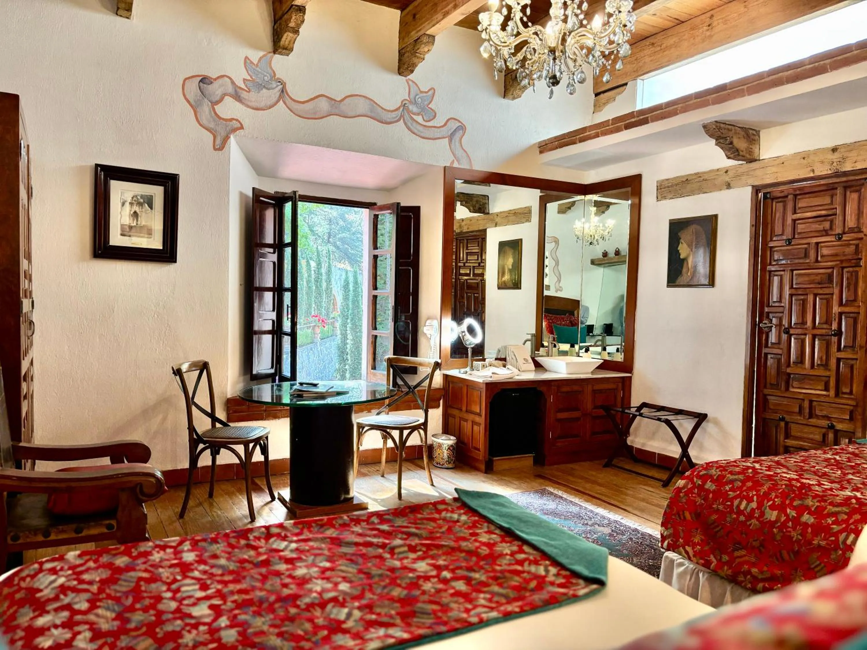 Photo of the whole room in Molino de los Reyes