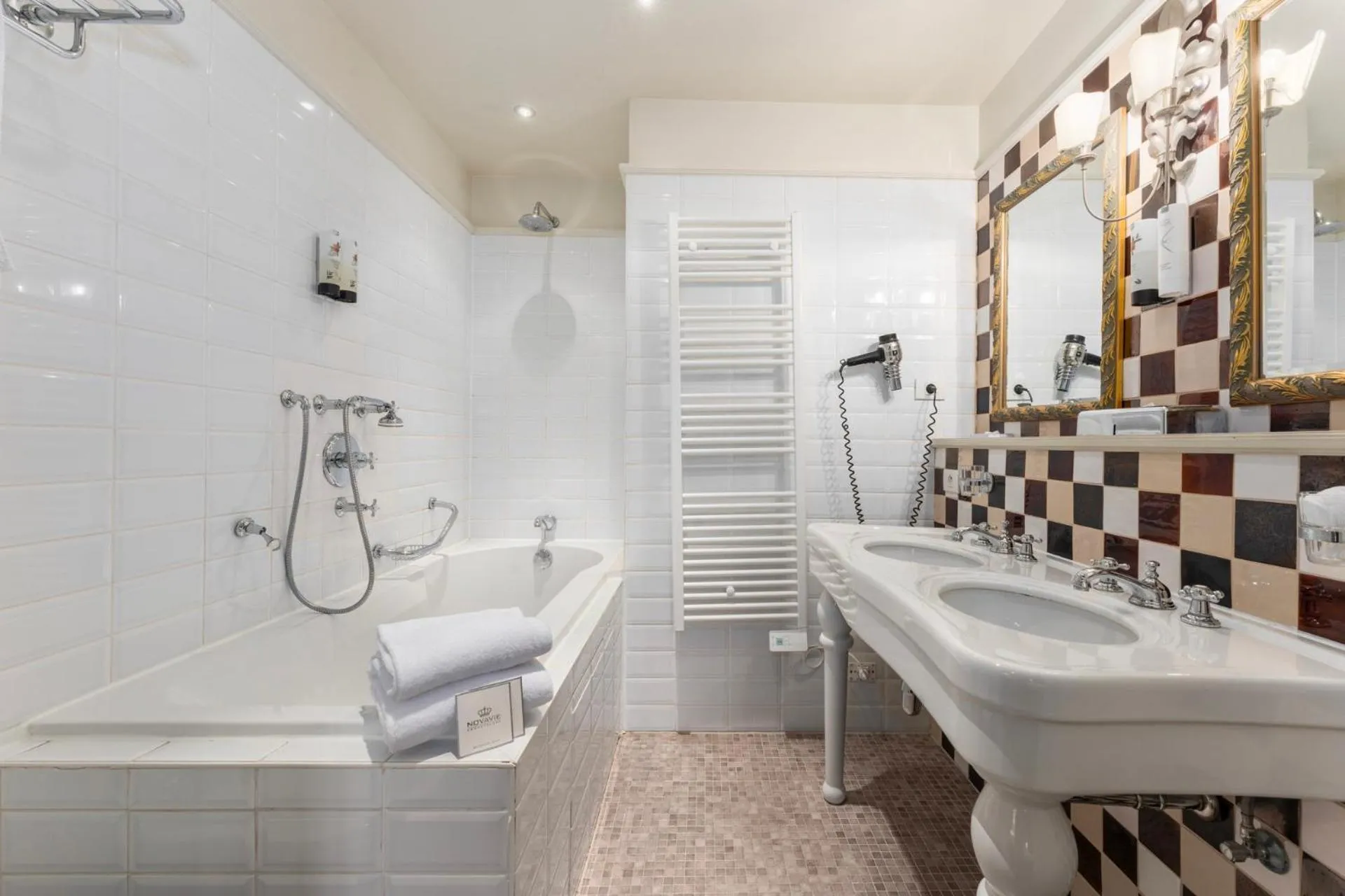Canal Suites