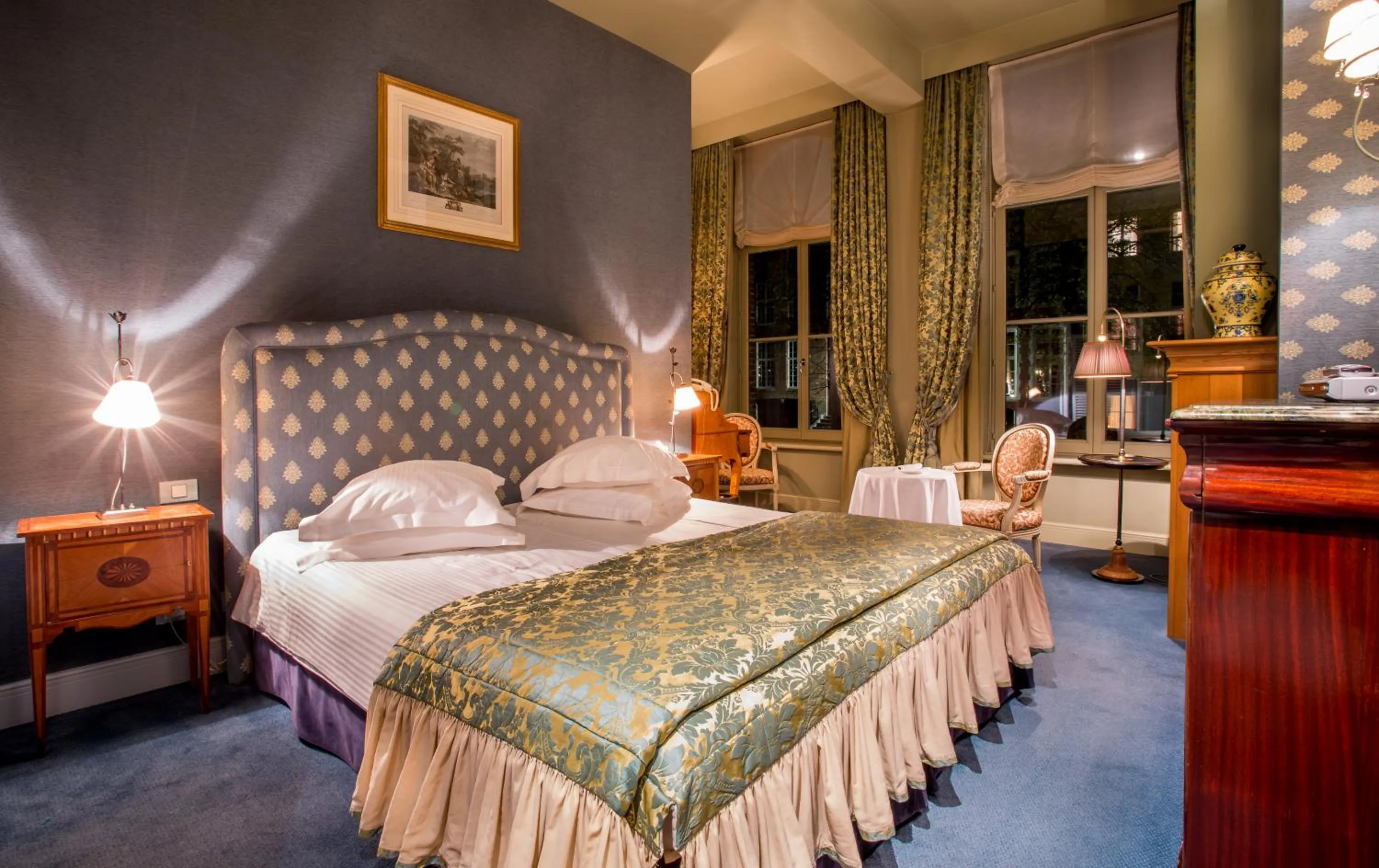 Bed in Canal Suites