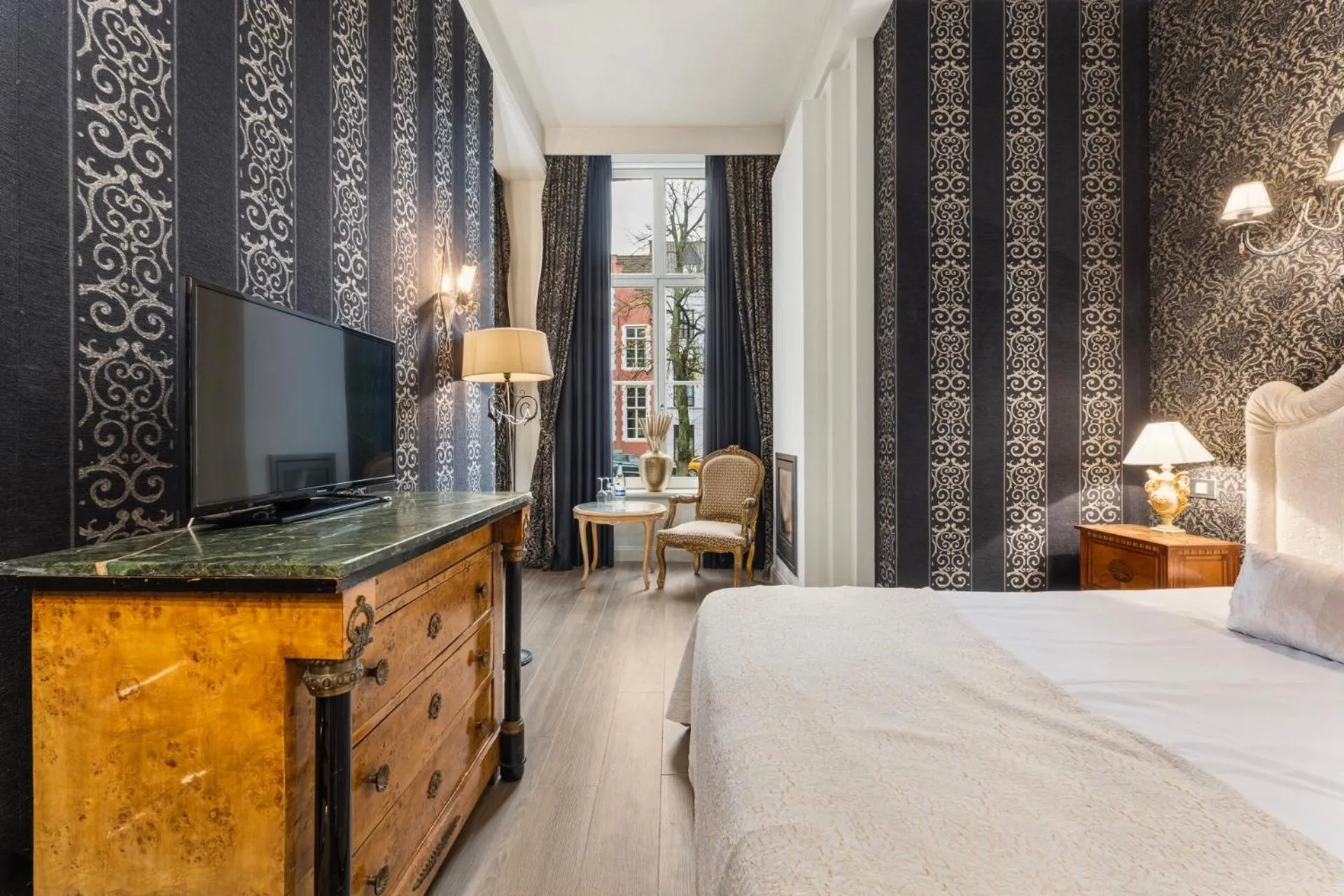 Bed in Canal Suites