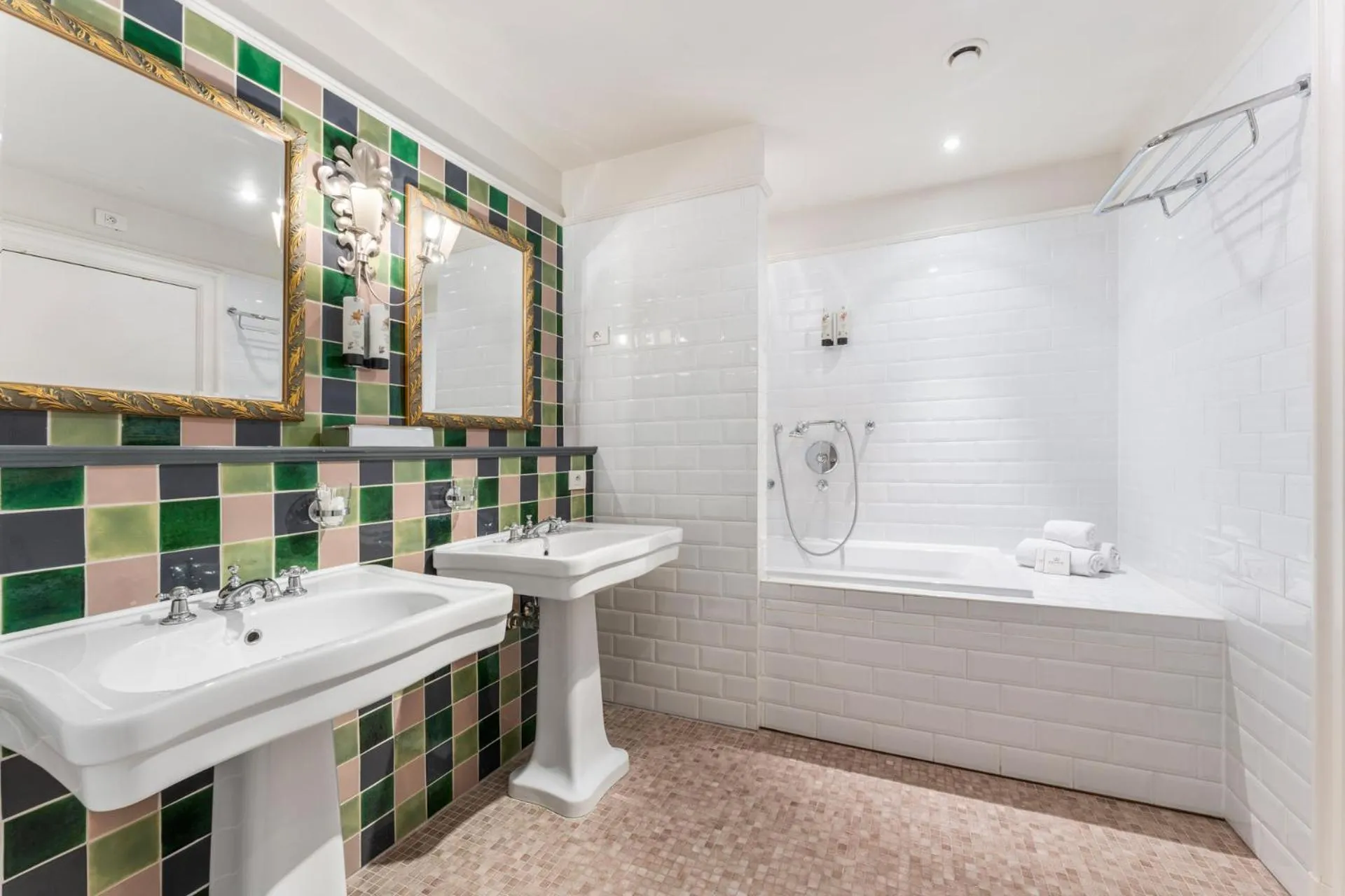 Canal Suites