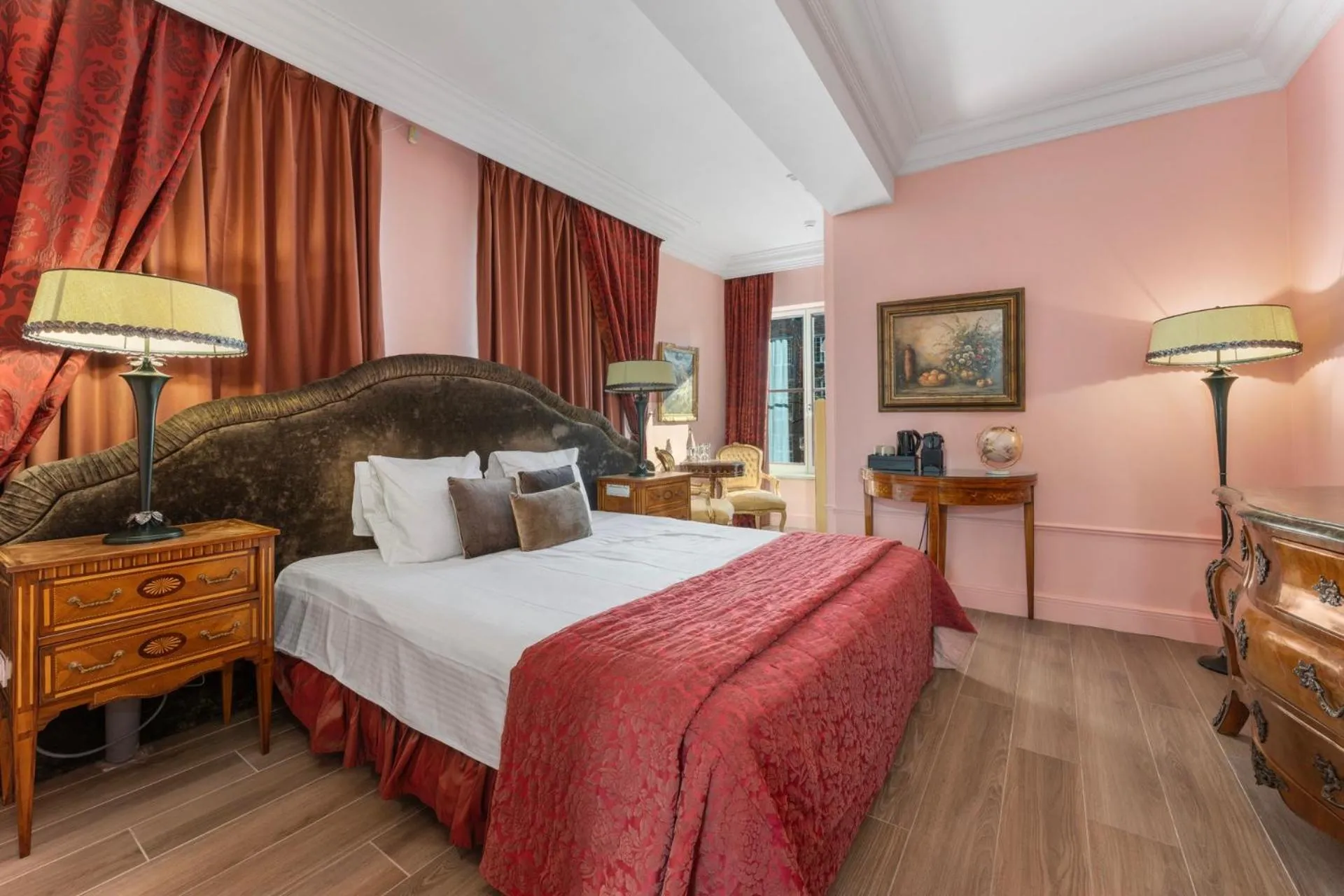 Bed in Canal Suites