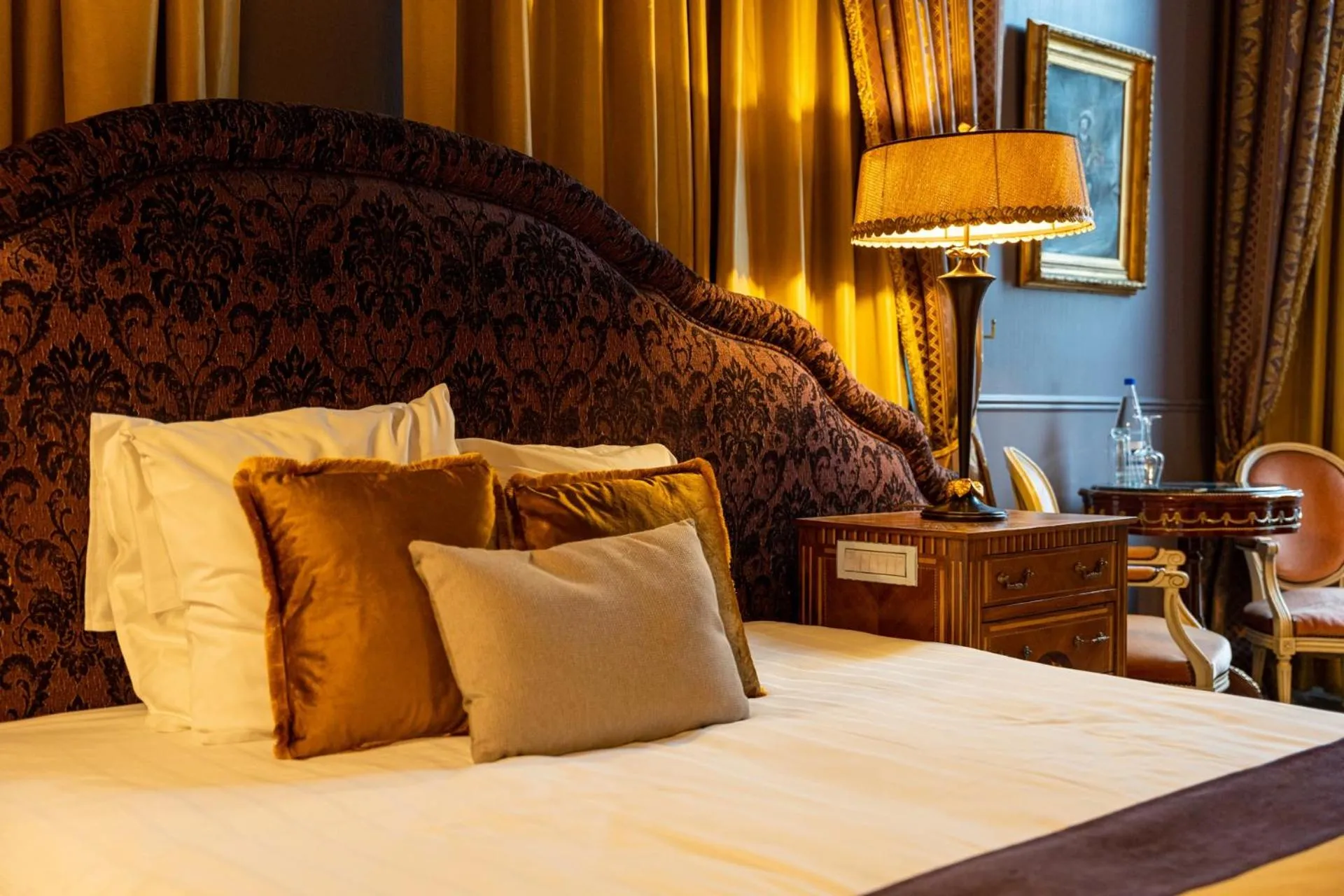 Bed in Canal Suites