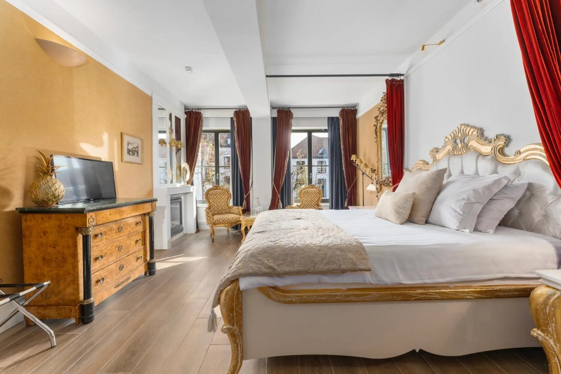 Bed in Canal Suites