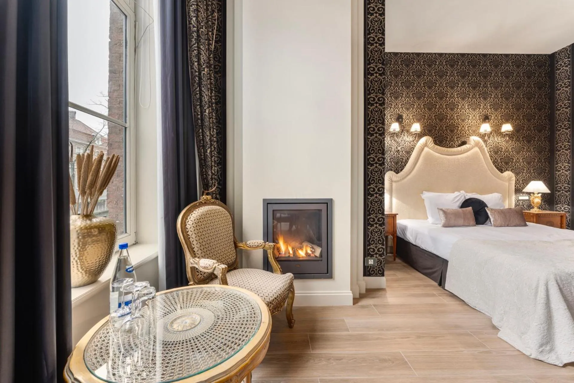 Bed in Canal Suites