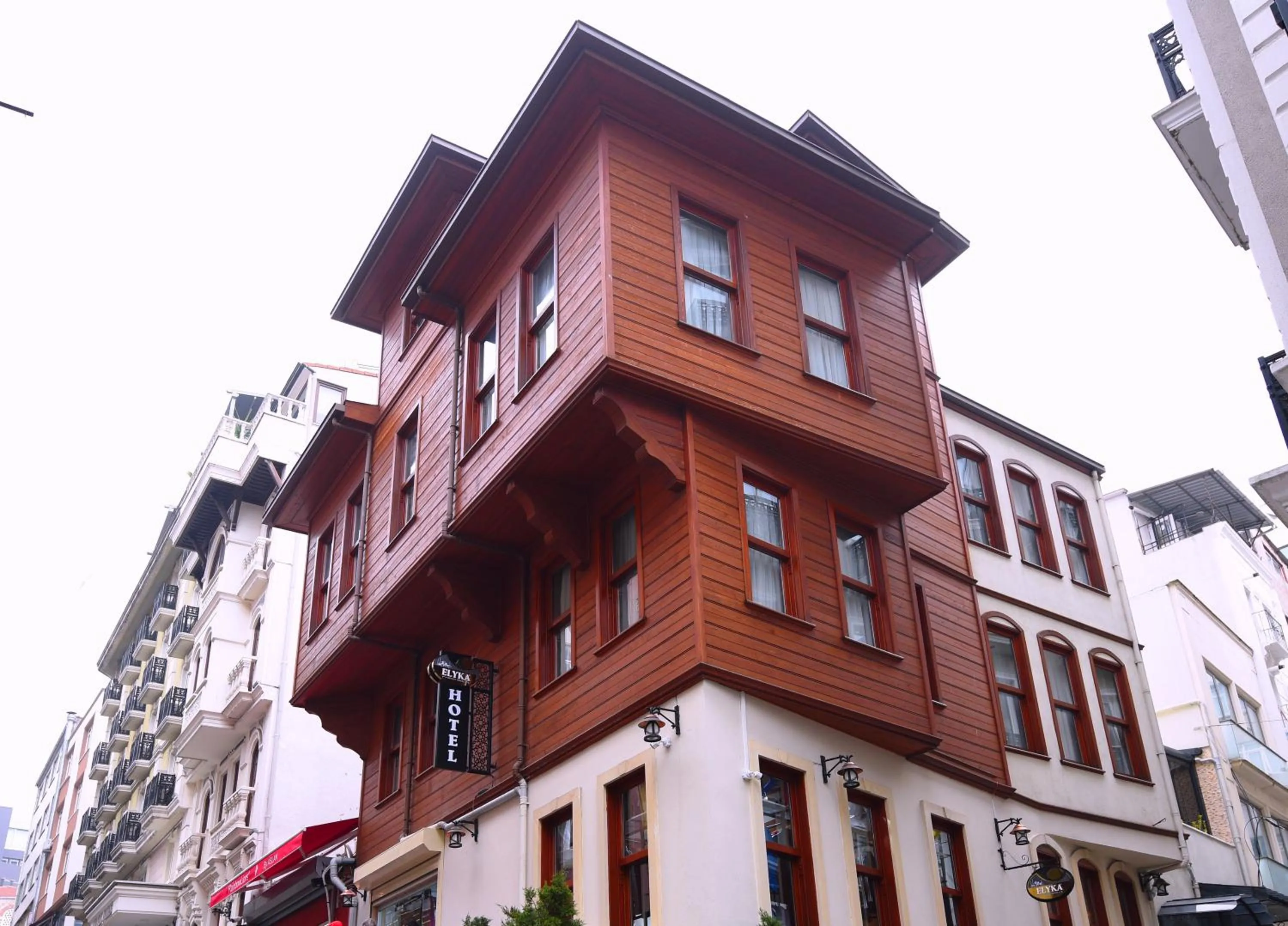 Facade/entrance in Elyka Hotel