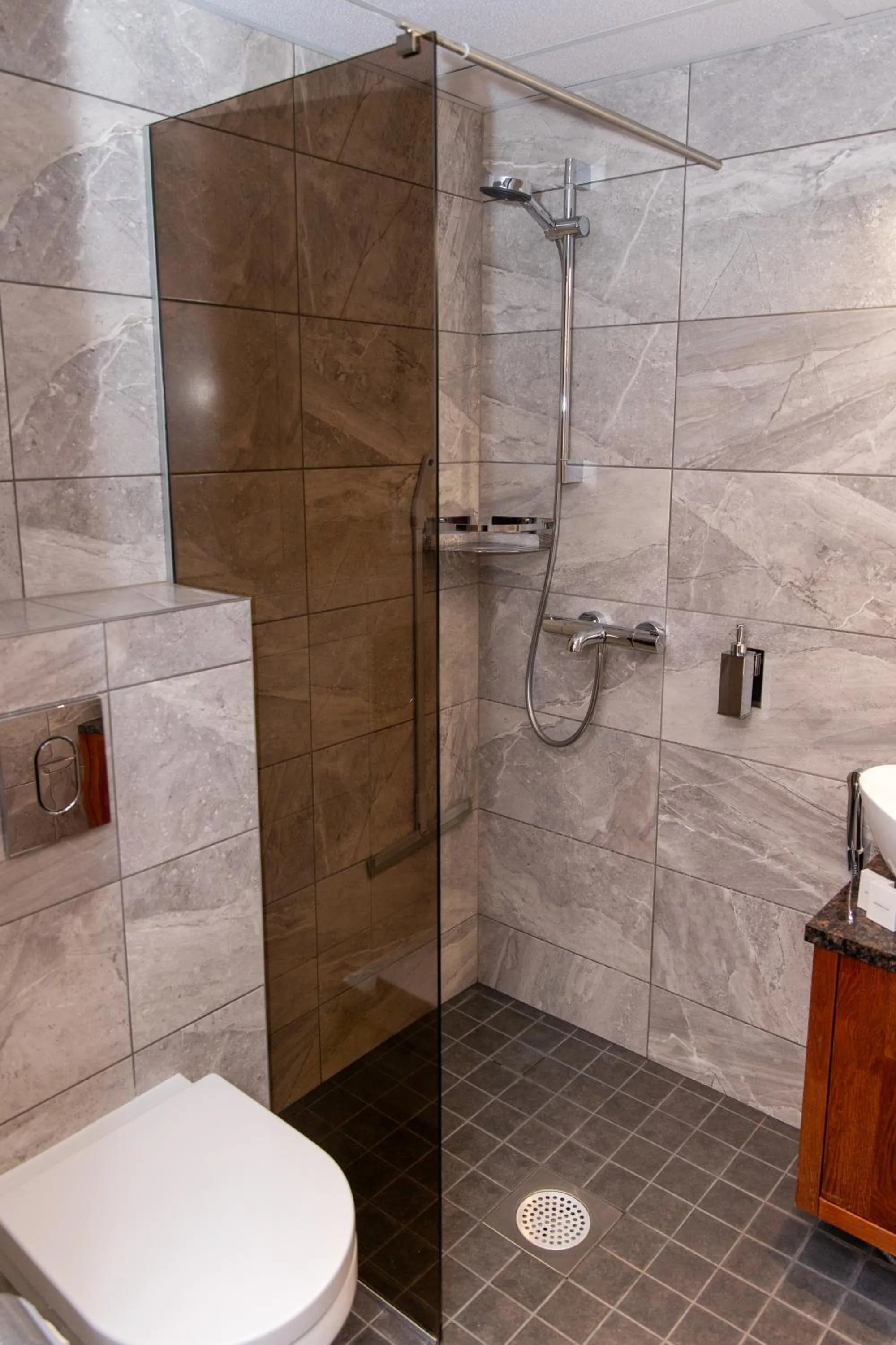 Bathroom in Hotel Legend