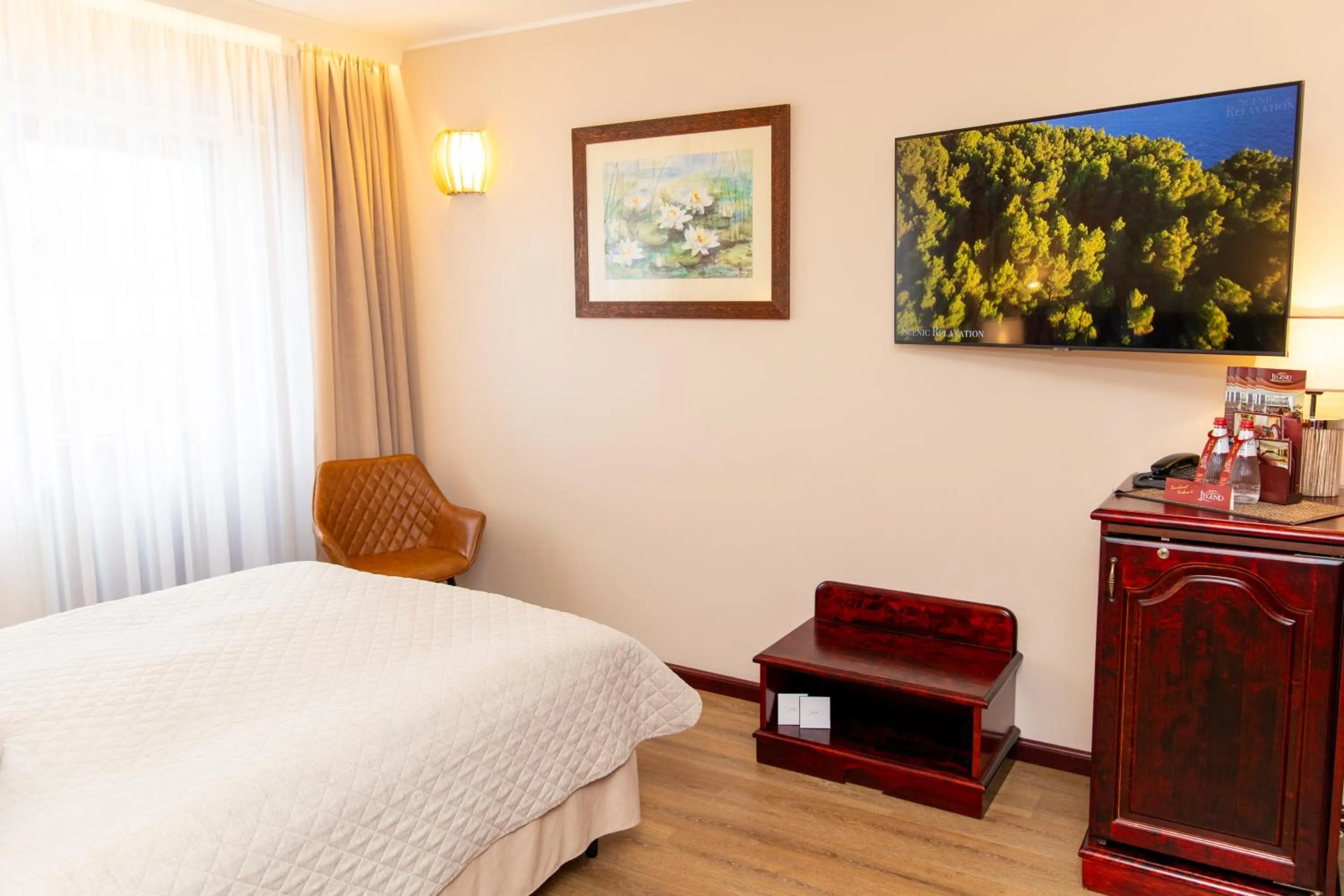 Other, Bed in Hotel Legend