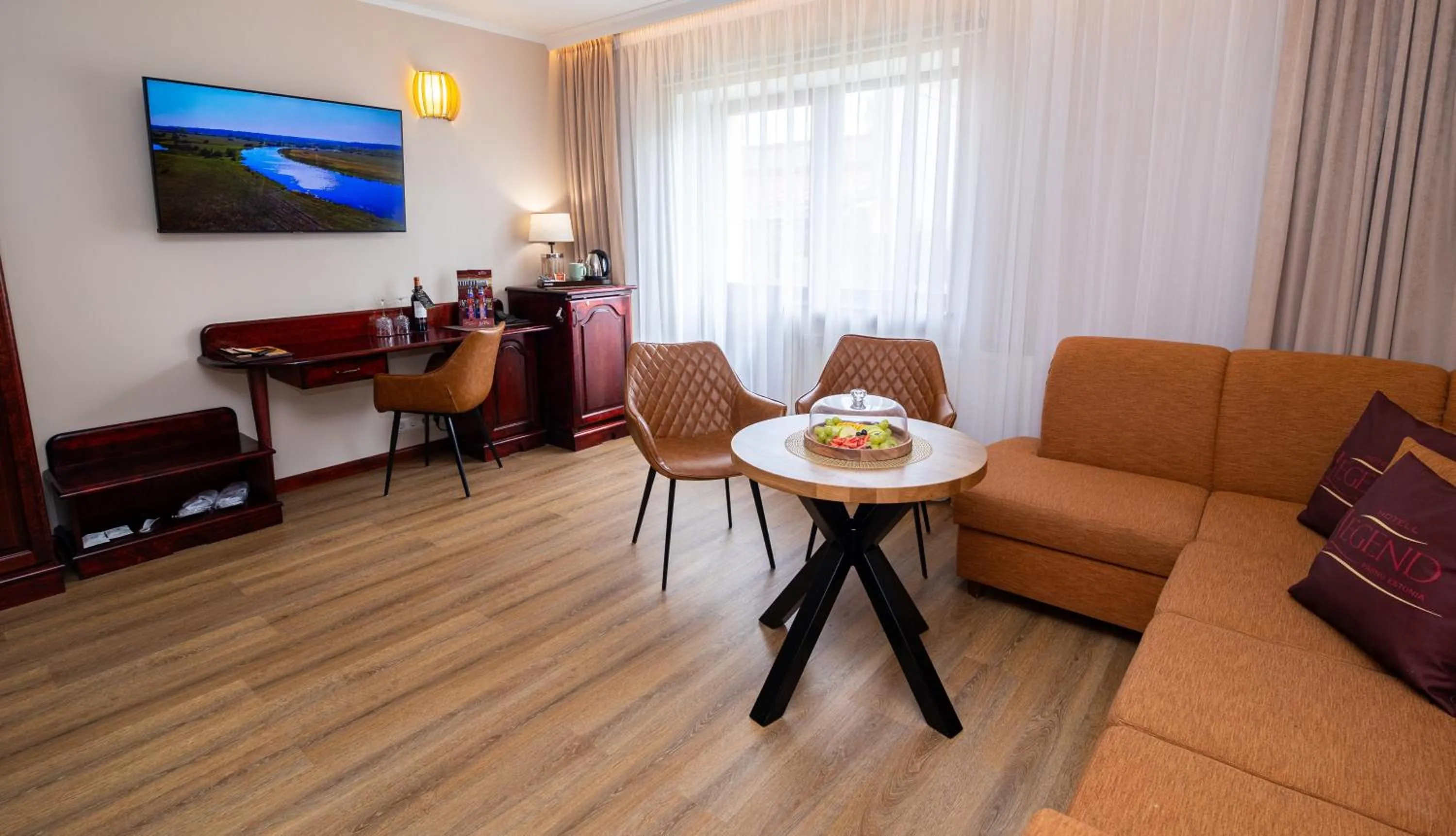 Photo of the whole room in Hotel Legend