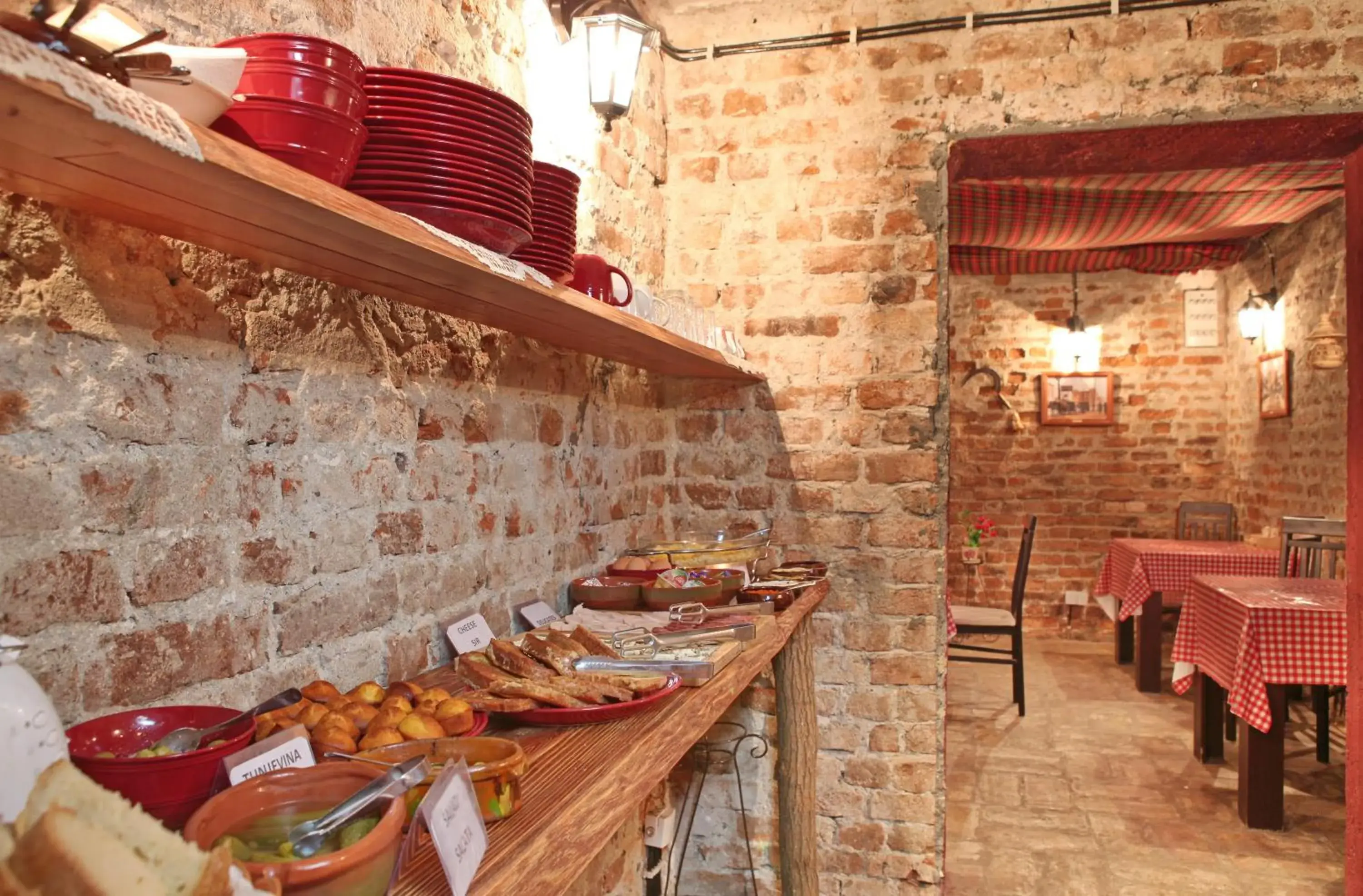 Restaurant/places to eat in Villa Mystique Restaurant/places to eat in Villa Mystique