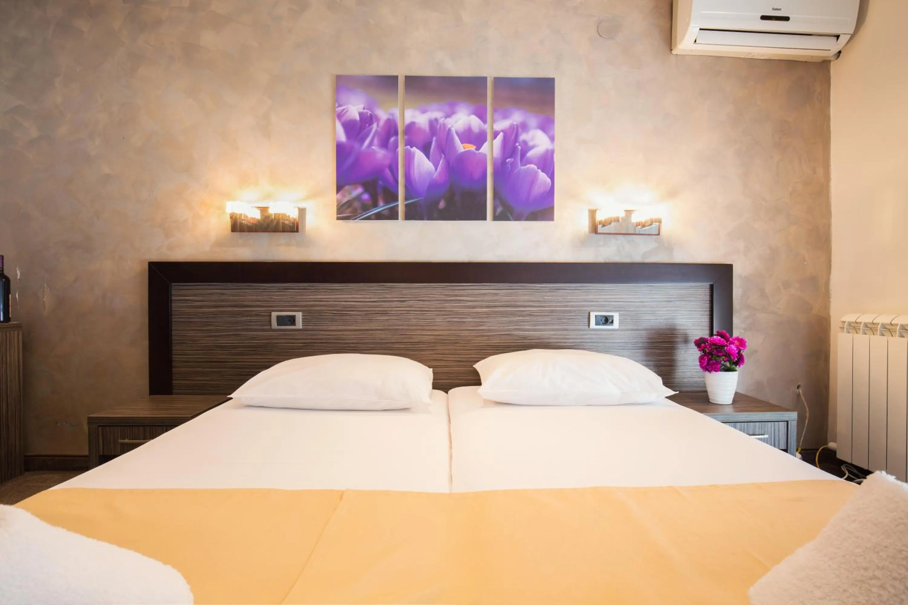 Bed in Villa Mystique