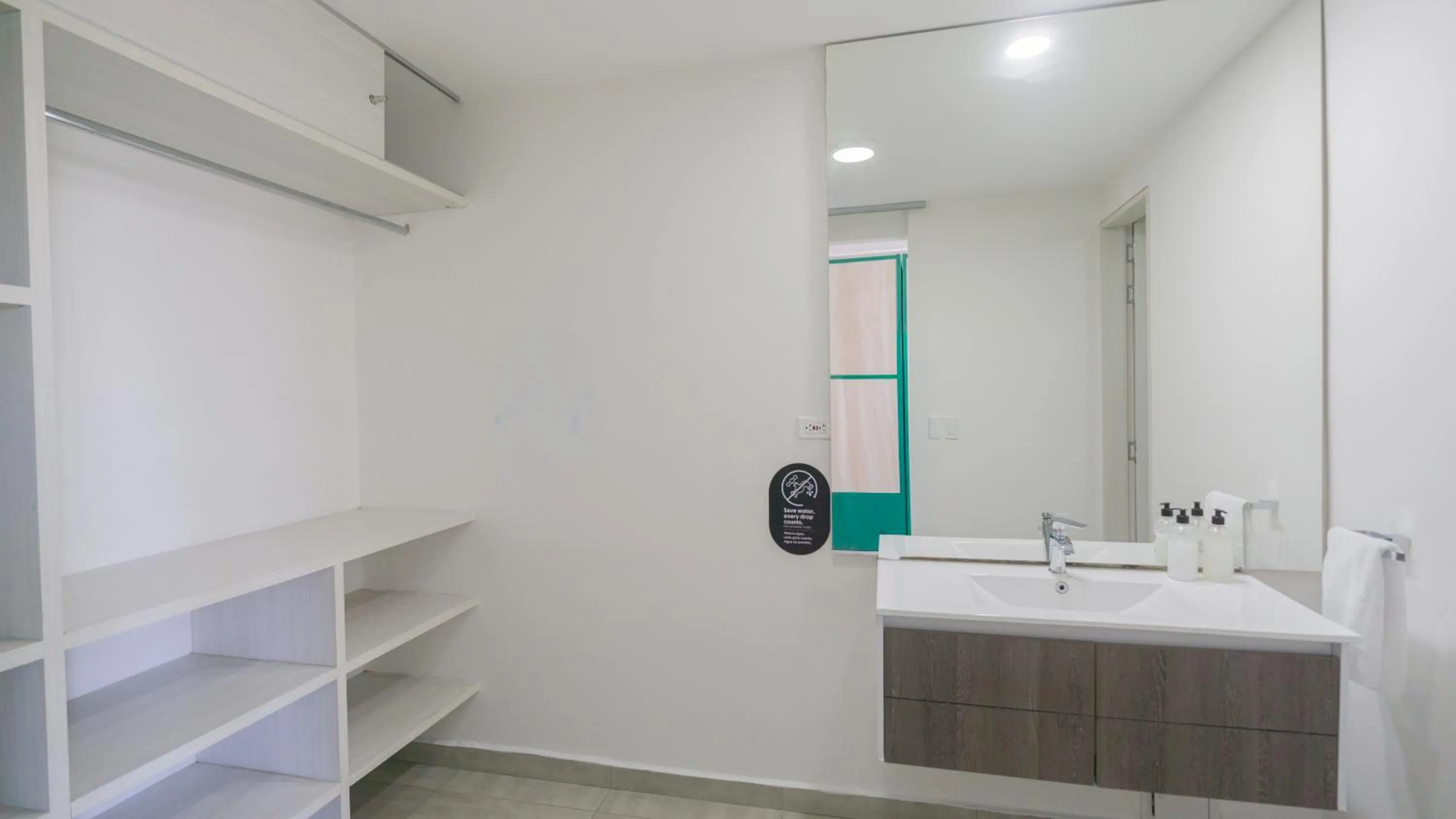 Bathroom in Viajero Cali Hostel