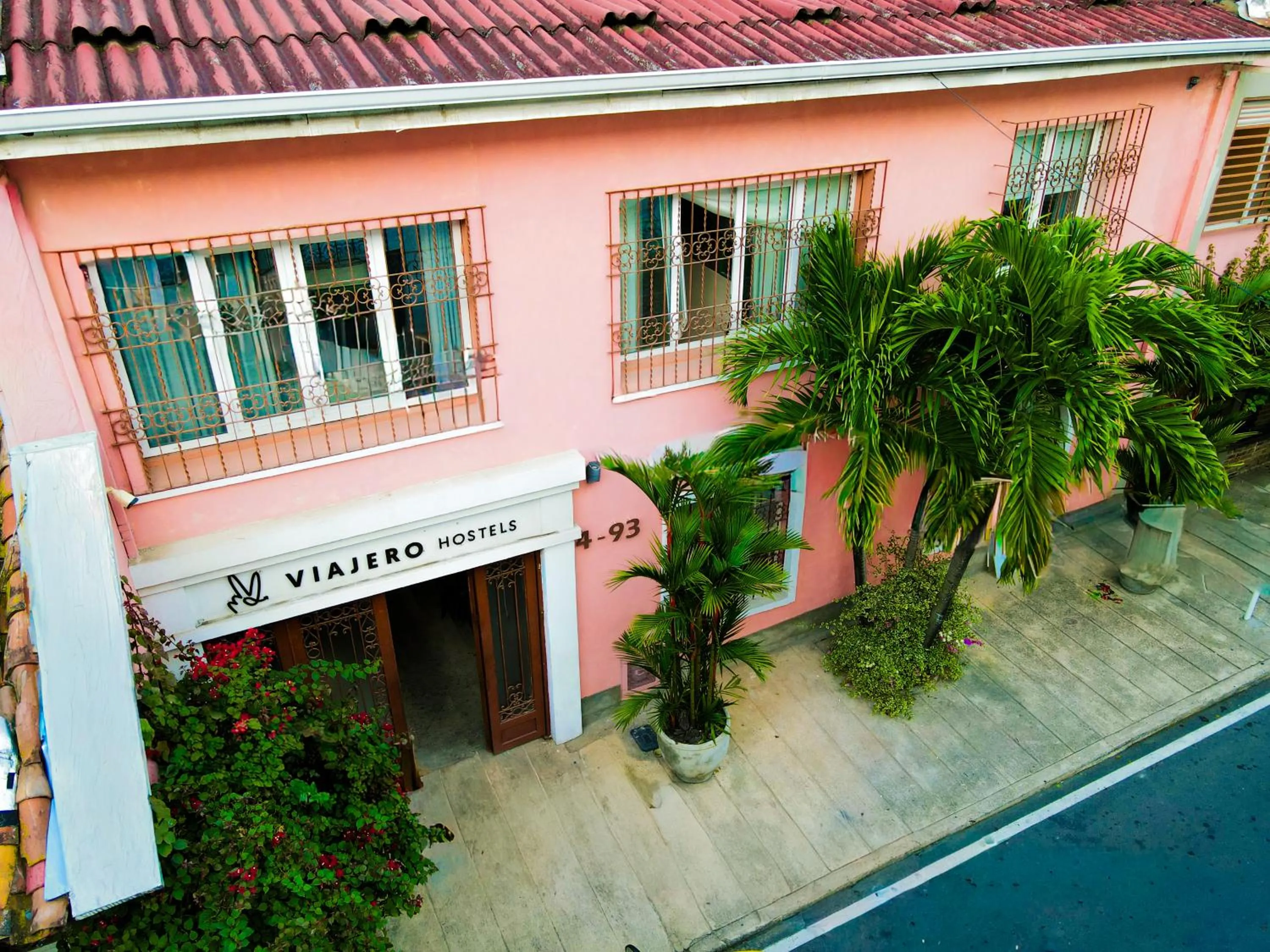 Property building in Viajero Cali Hostel