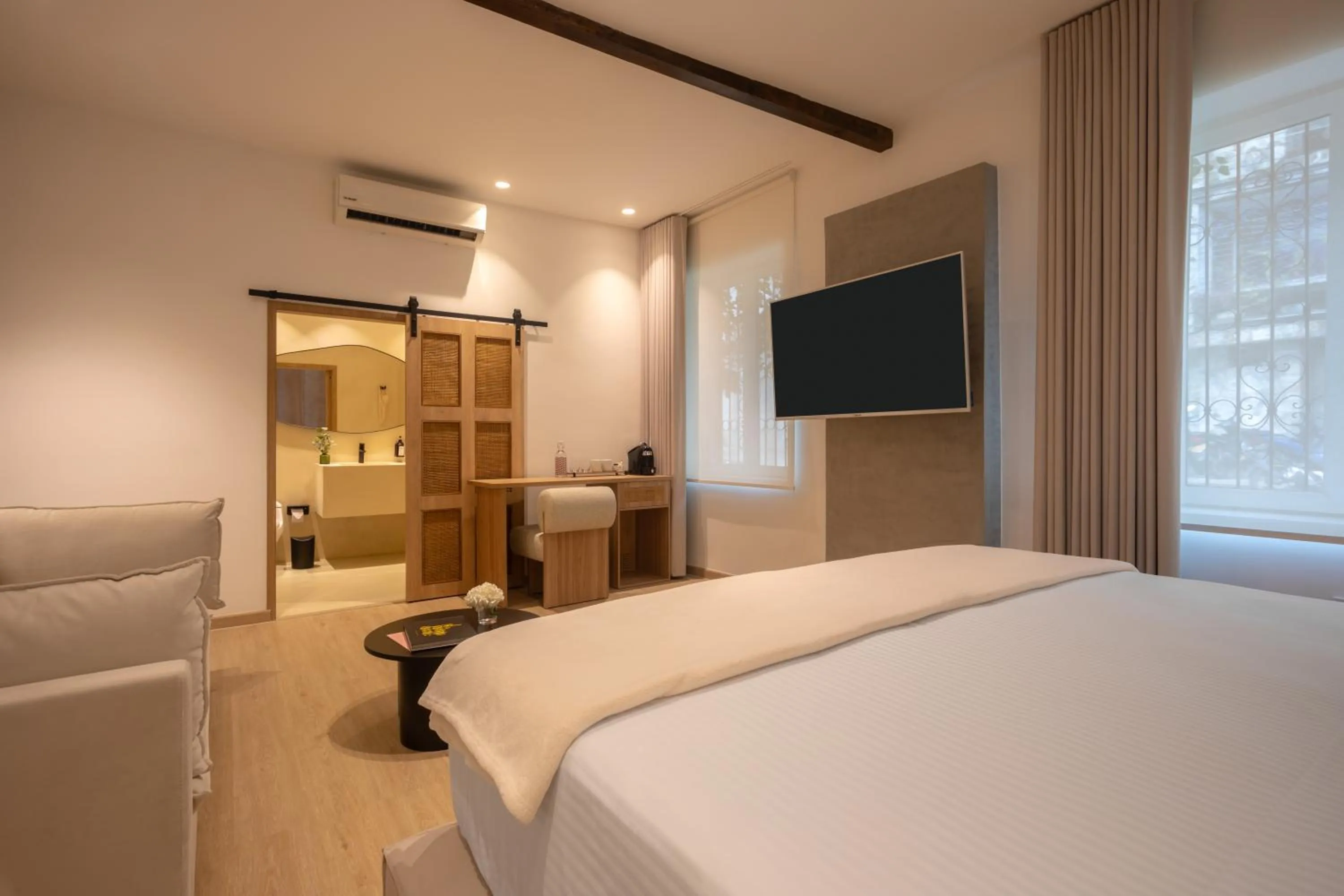 Photo of the whole room, Bed in Rossa Palma