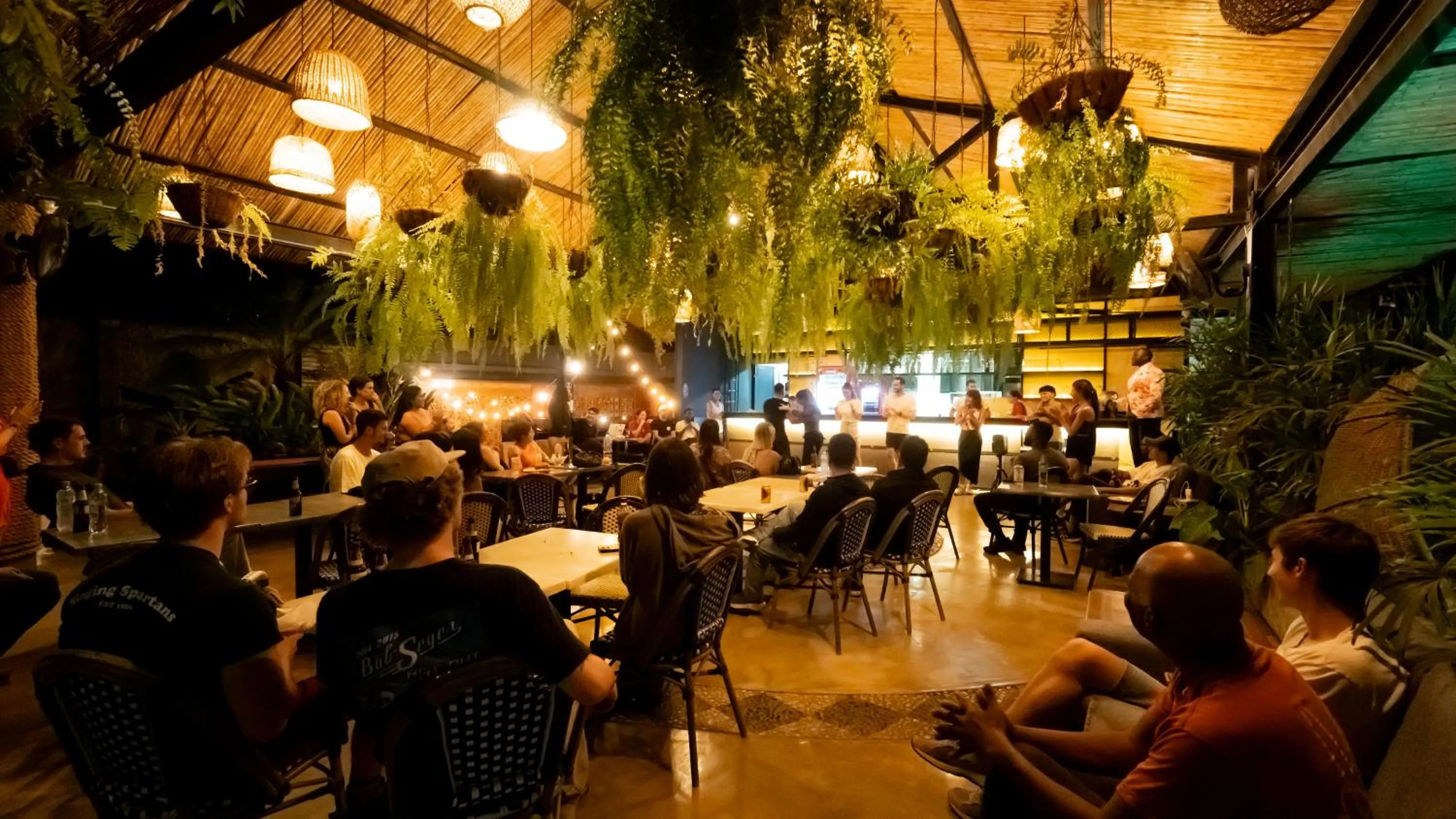 Restaurant/places to eat in Viajero Cali Hostel