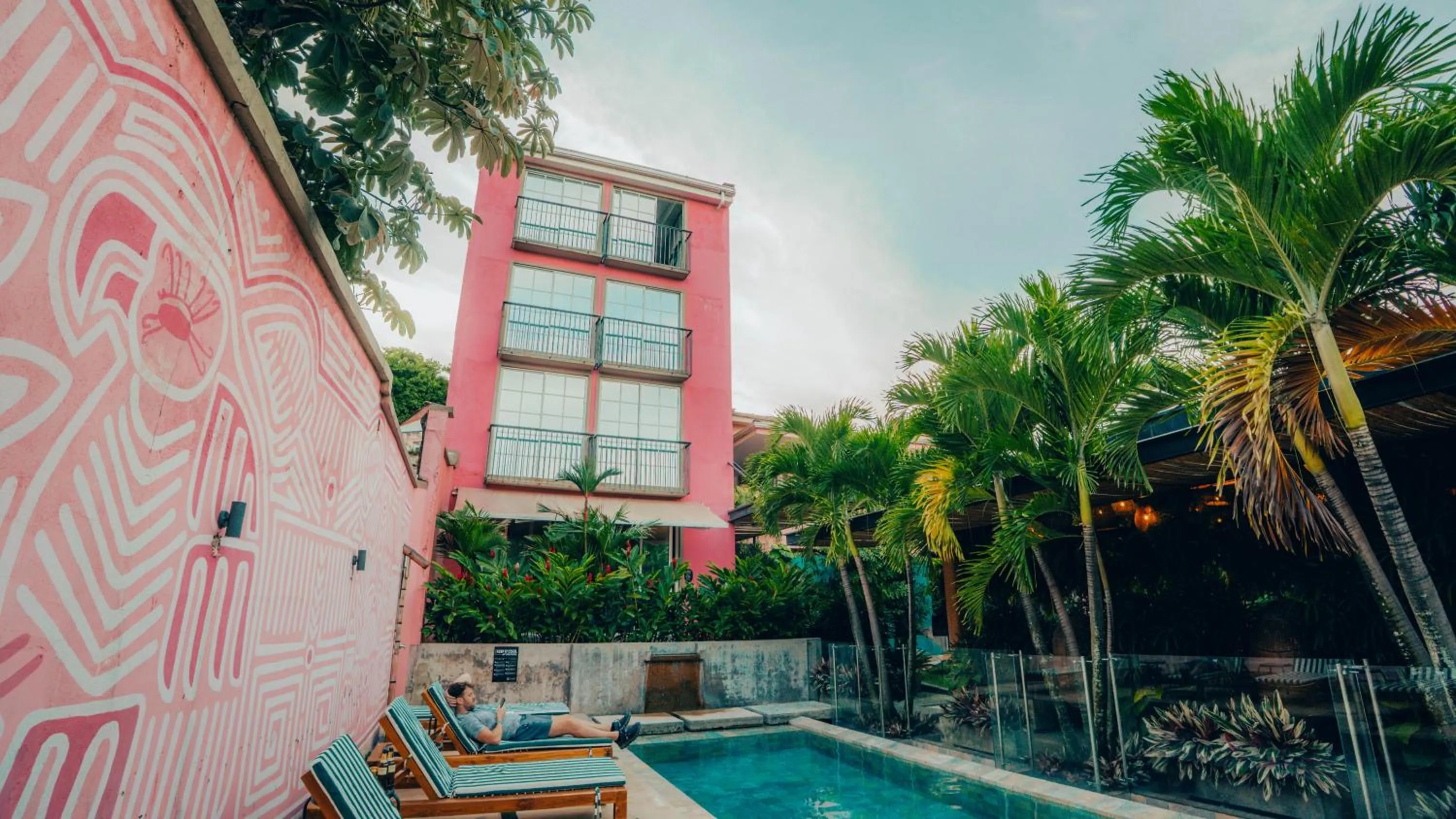 Property building in Viajero Cali Hostel