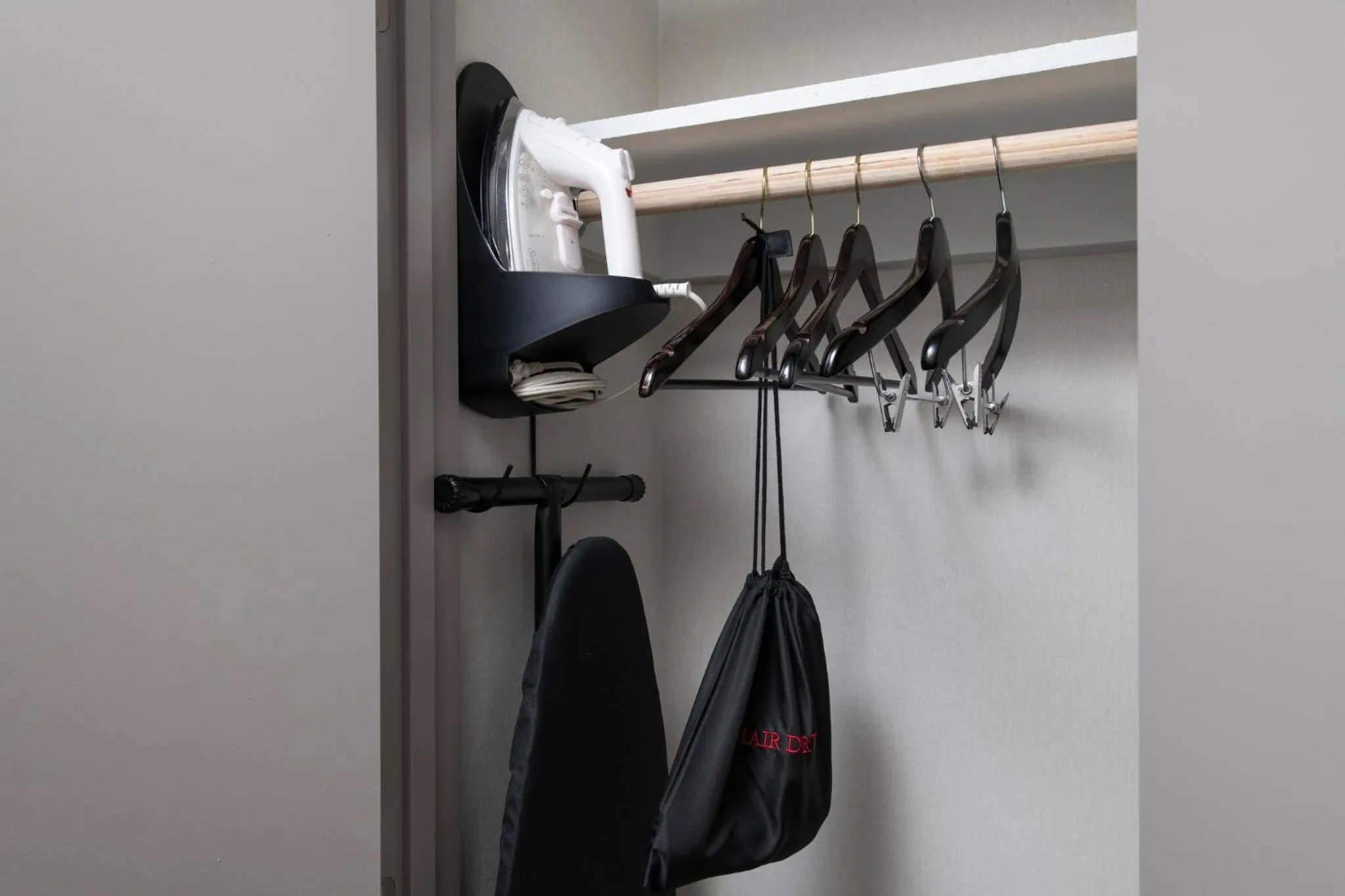 Photo of the whole room in La Quinta by Wyndham South Burlington