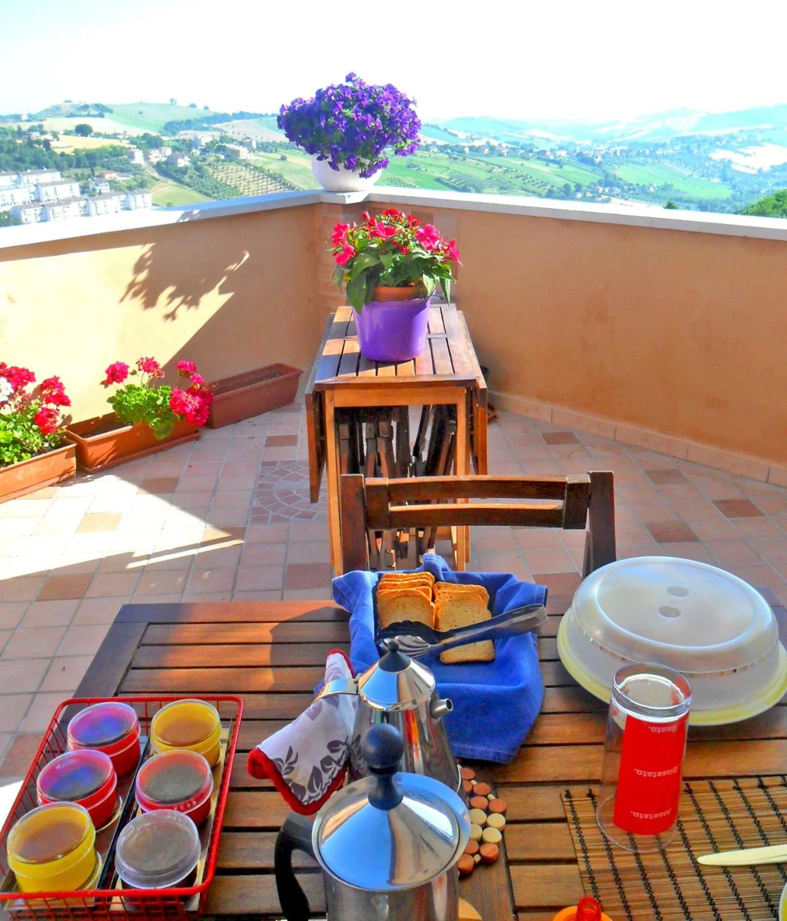 Restaurant/places to eat in B&B Le Terrazze Fermo