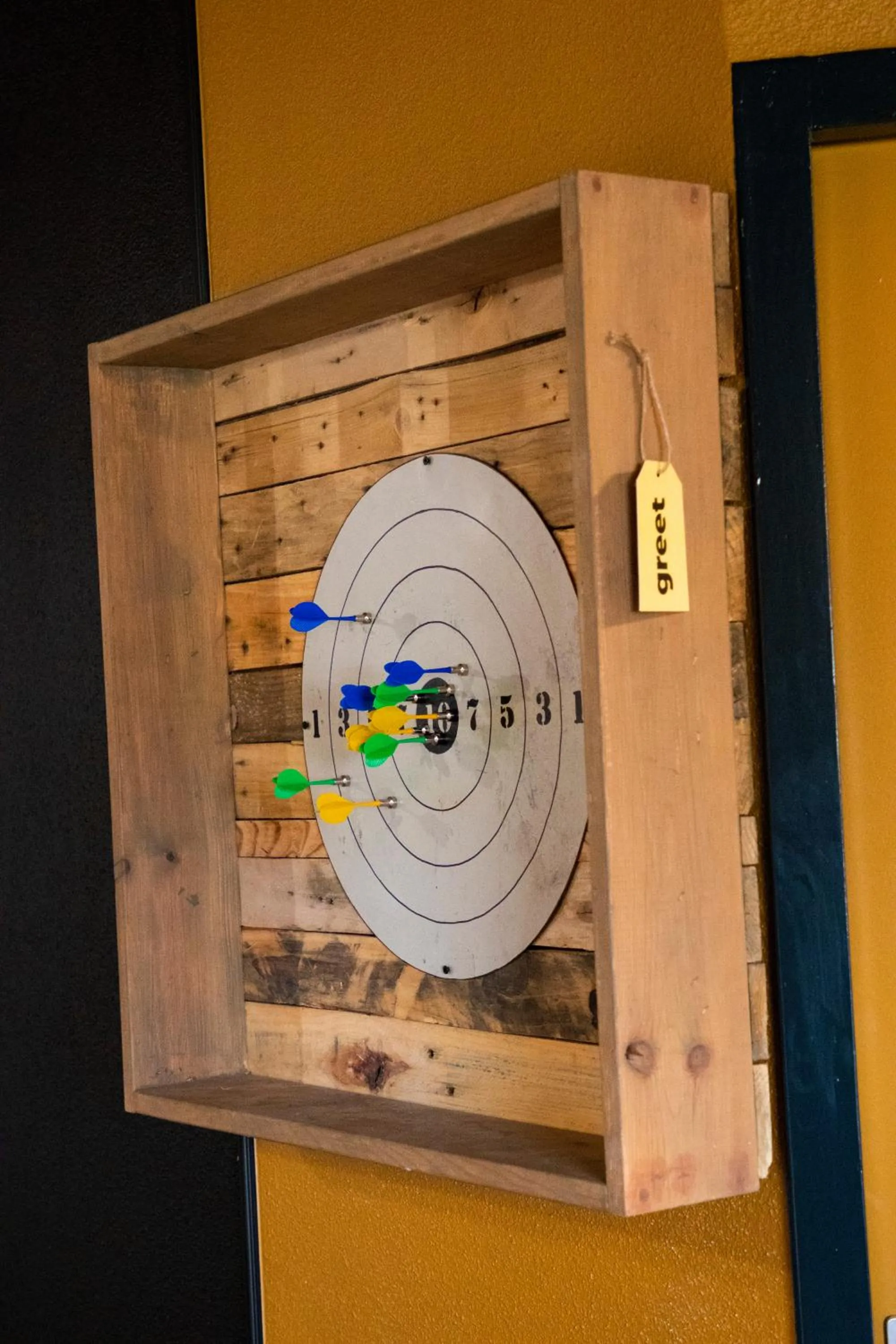 Communal lounge/ TV room in Greet Hôtel Castres Saix