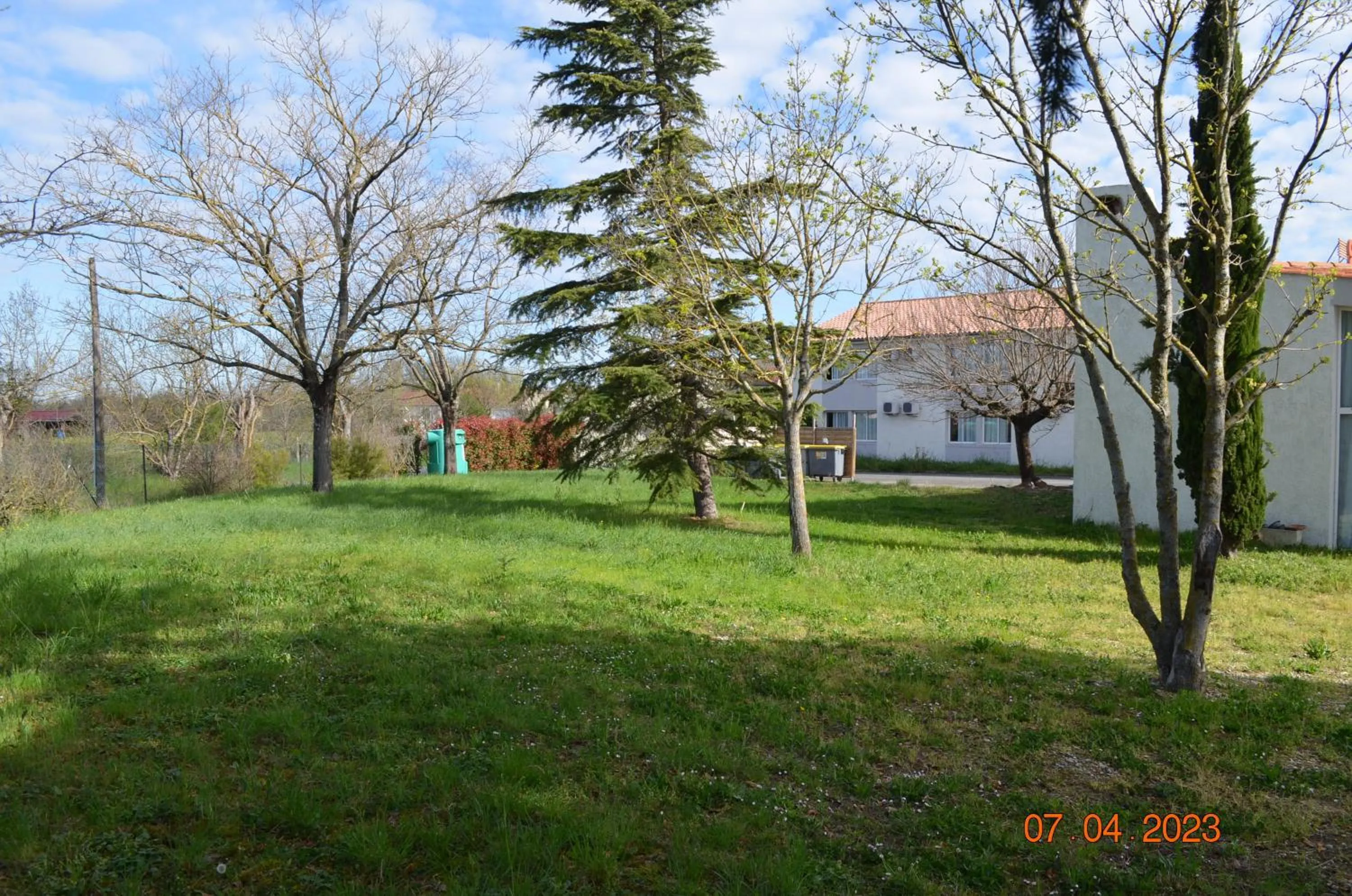 Garden in Greet Hôtel Castres Saix