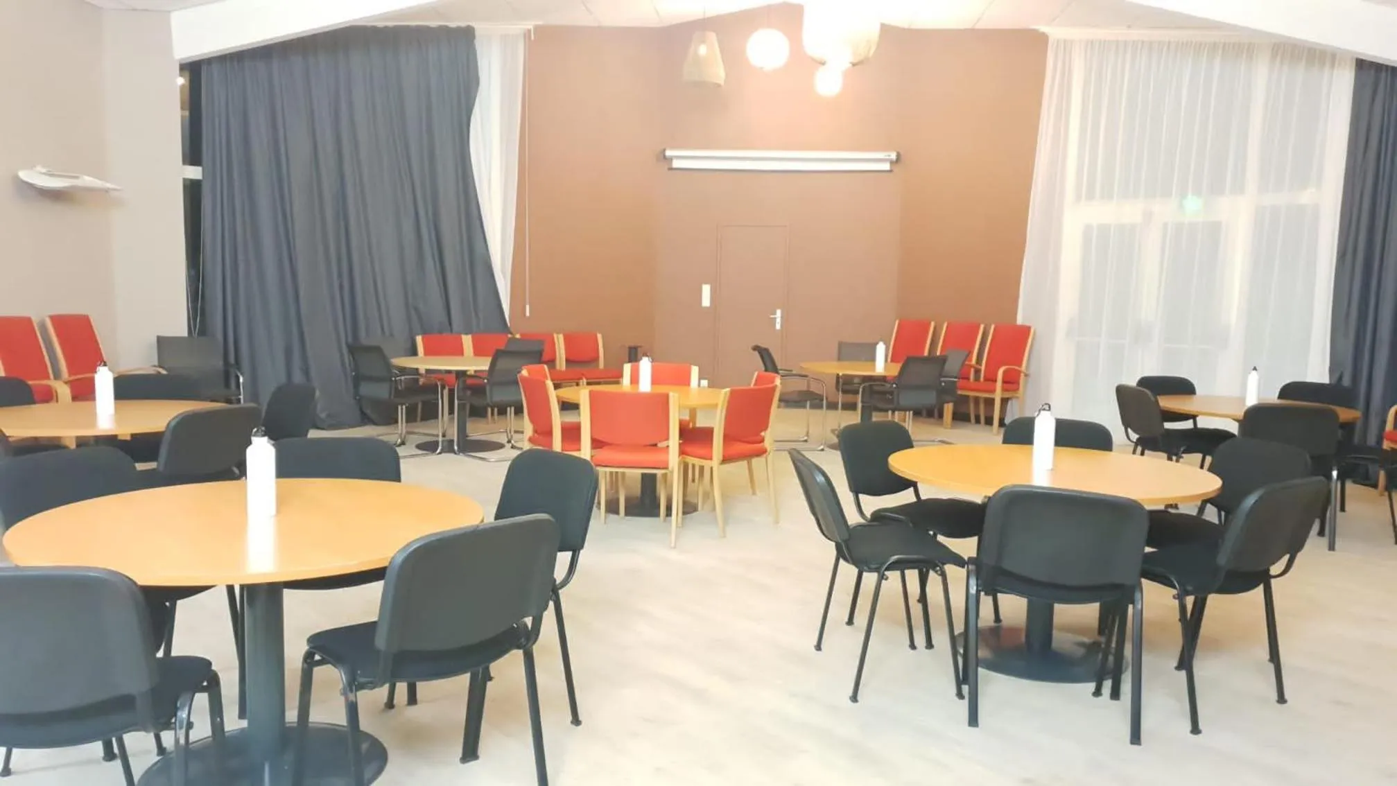 Living room in Greet Hôtel Castres Saix