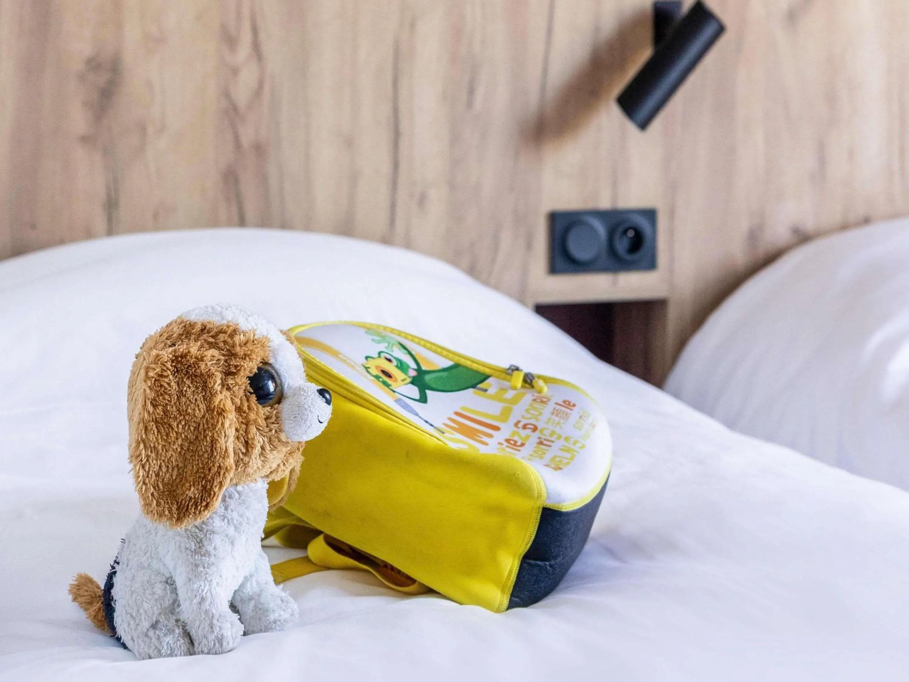 Bedroom, Bed in Greet Hôtel Castres Saix