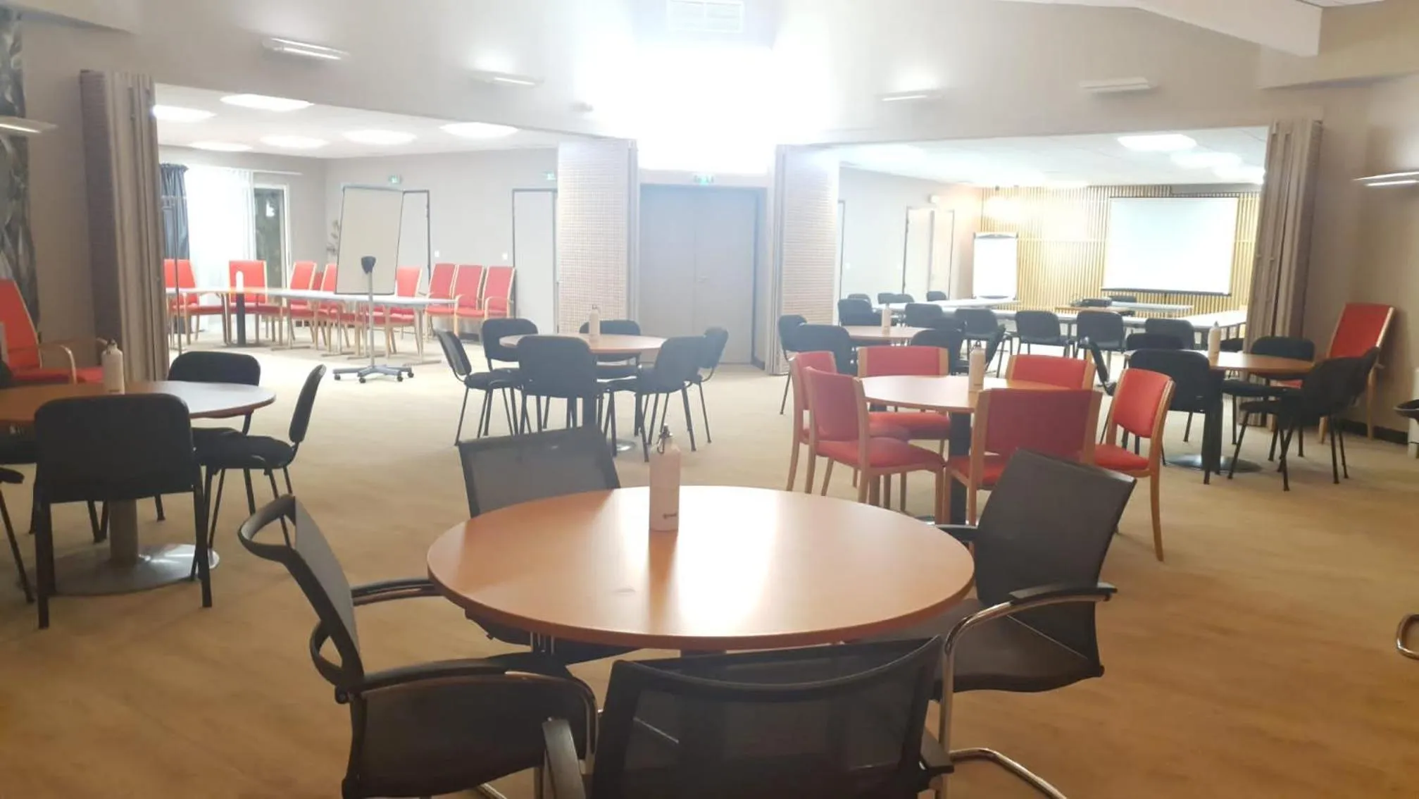 Living room in Greet Hôtel Castres Saix