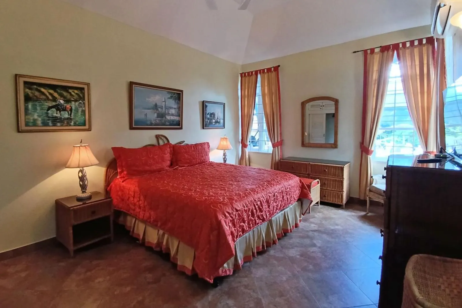 Bedroom, Bed in Spicy Hill Villa