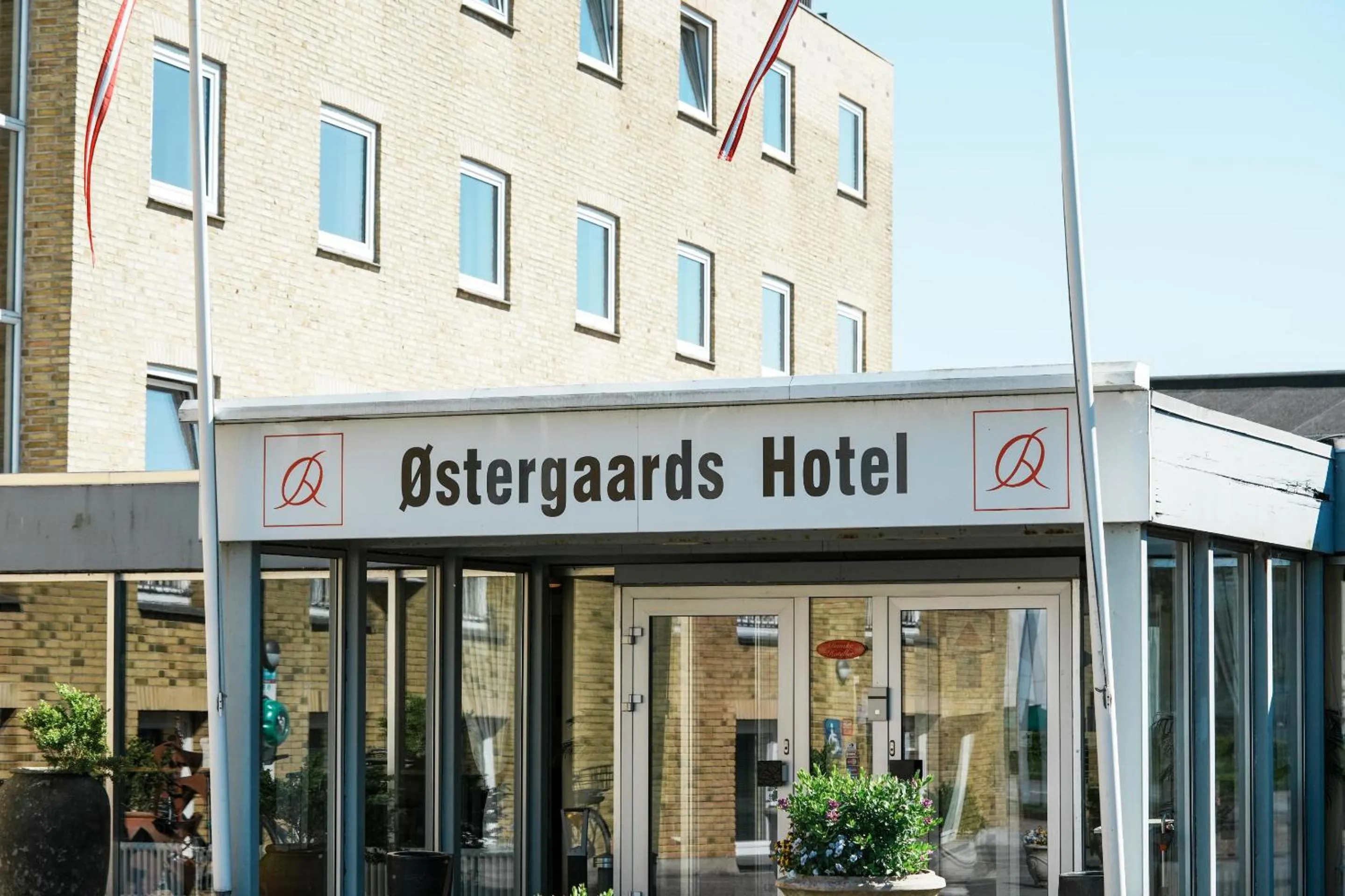 Facade/entrance in Østergaards Hotel