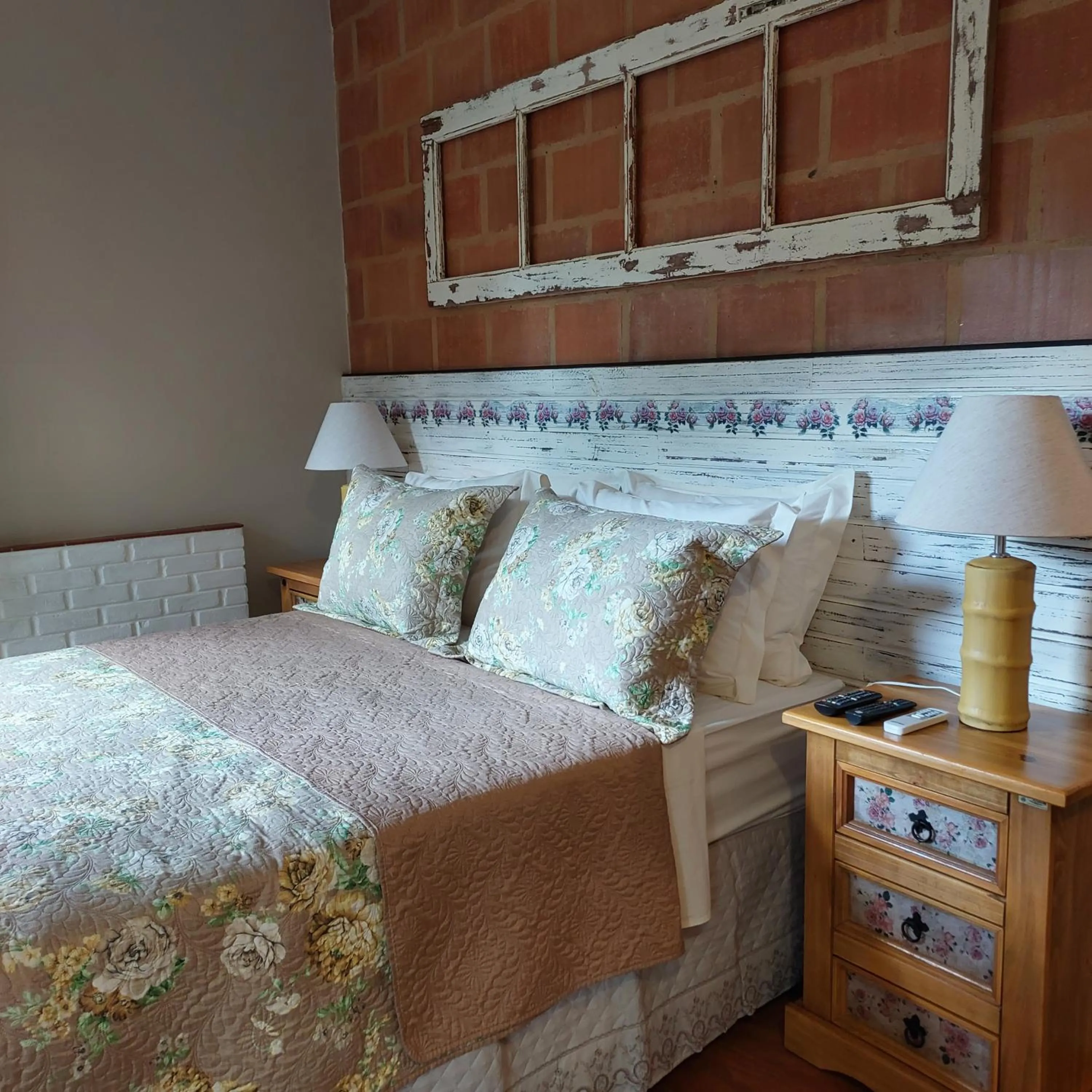 Property building, Bed in Casa no Céu