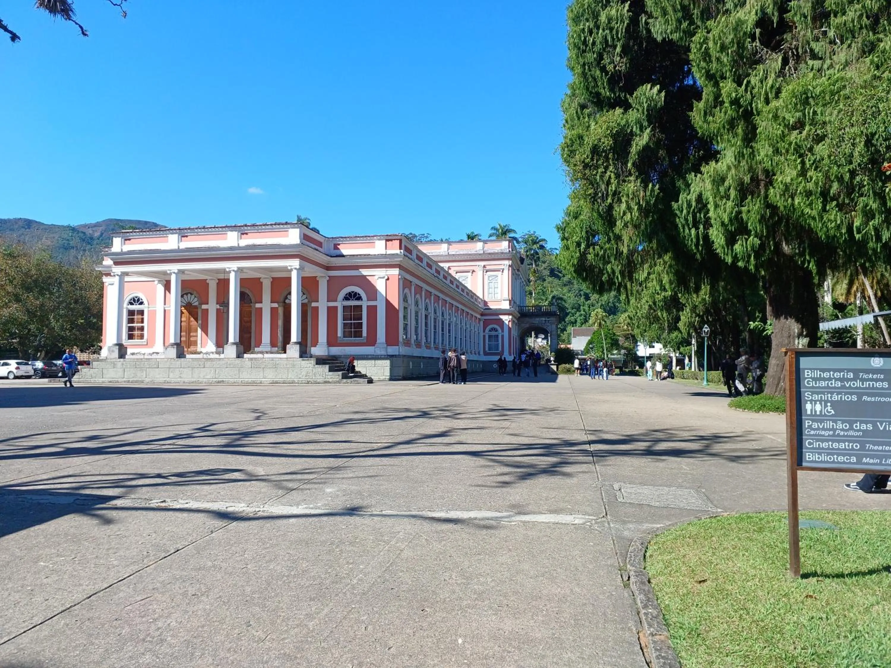 Restaurant/places to eat in Casa no Céu