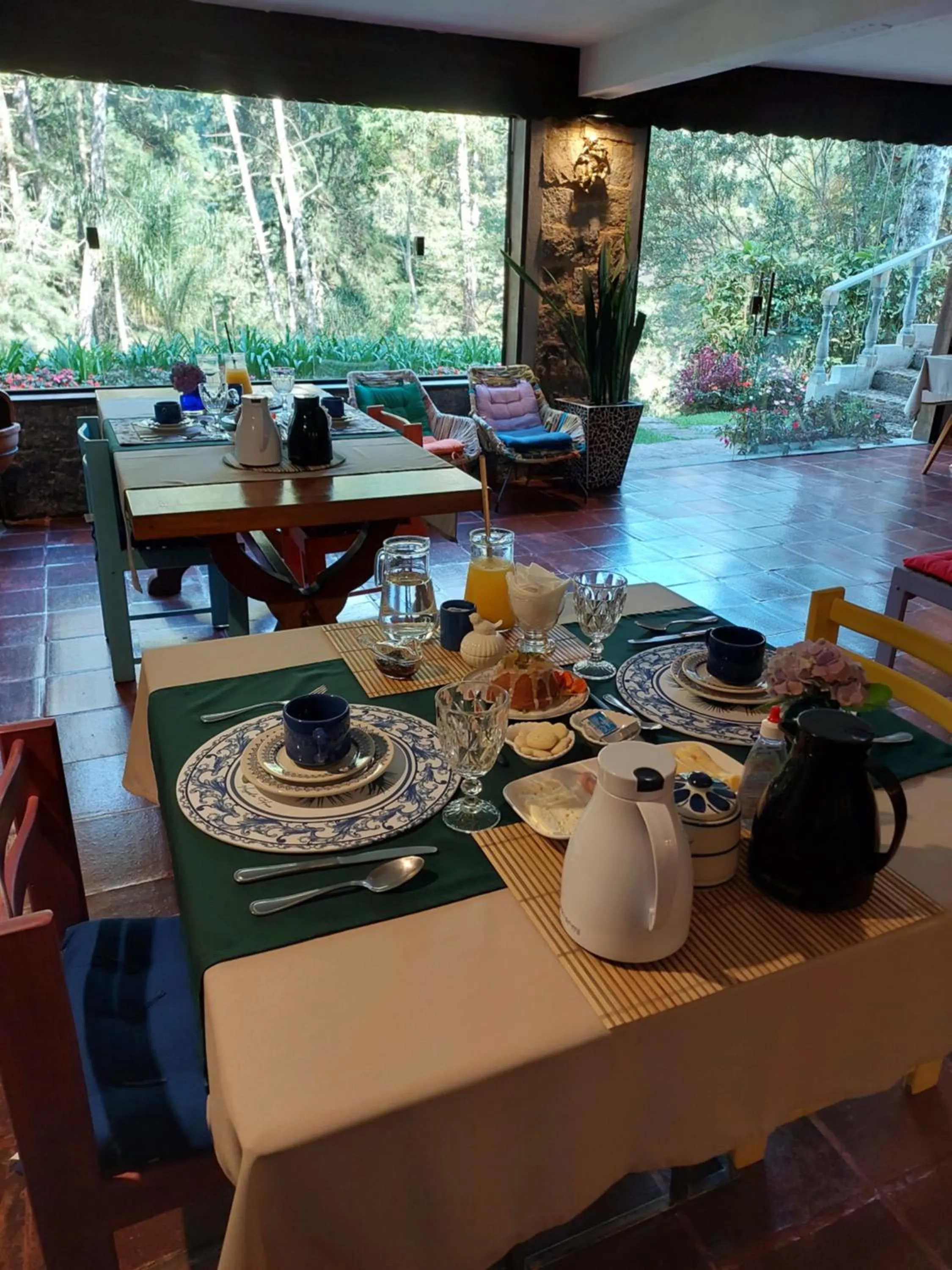 Restaurant/places to eat in Casa no Céu