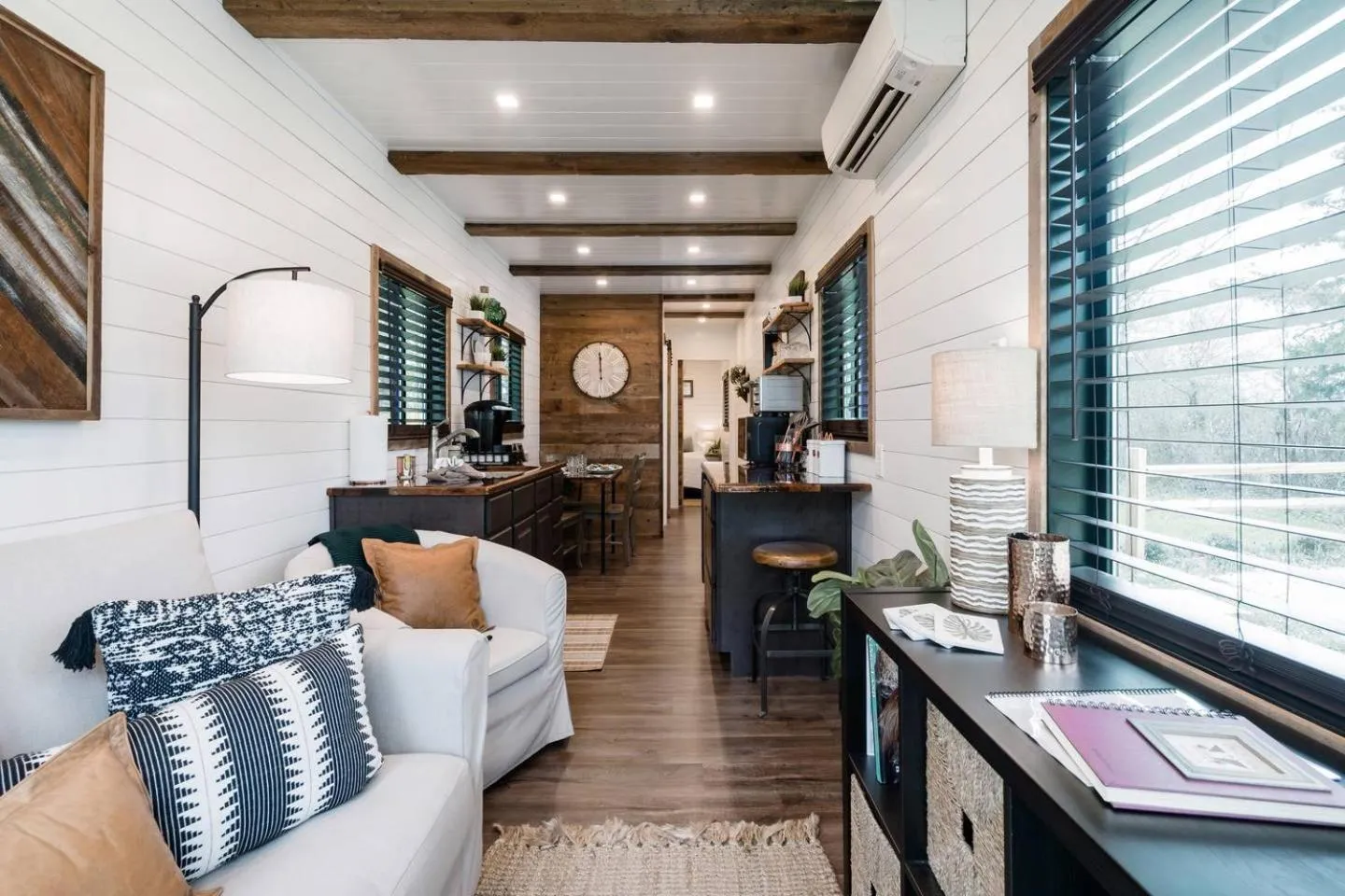 Stunning CargoHome Near Waco, Magnolia and Baylor