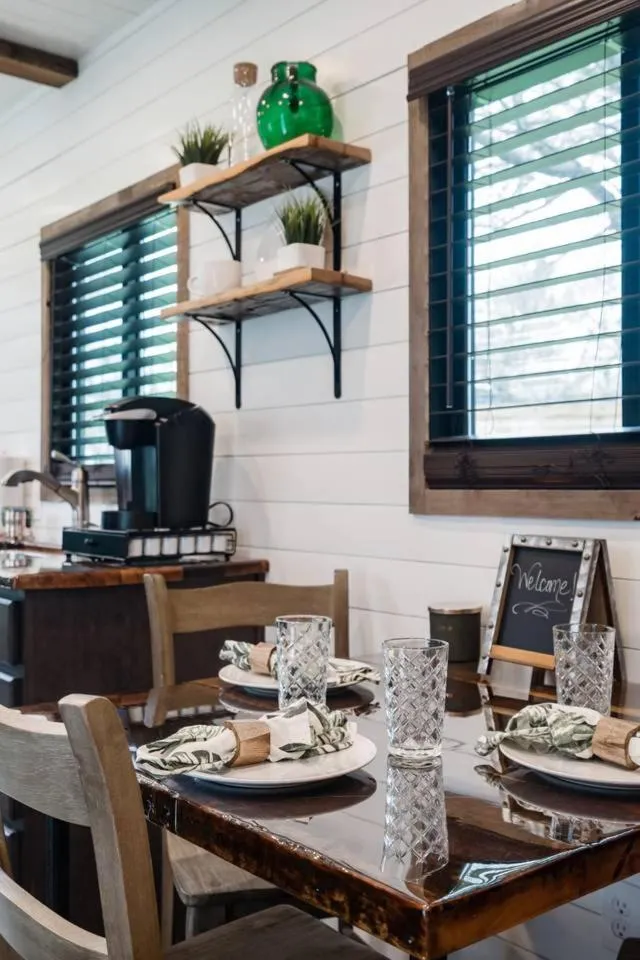 Stunning CargoHome Near Waco, Magnolia and Baylor