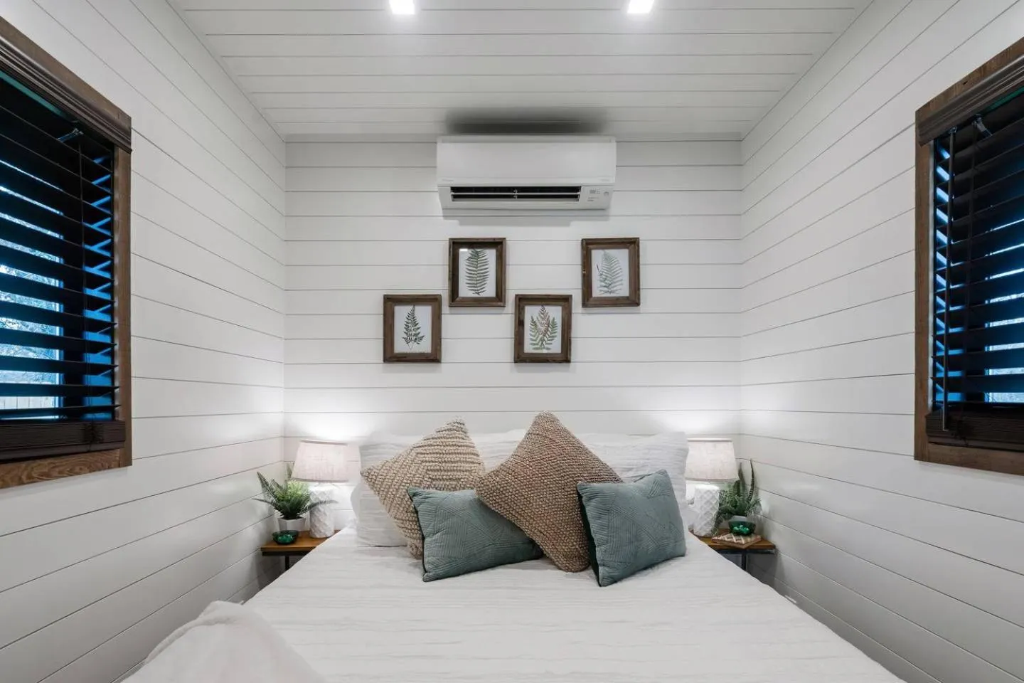 Bed in Stunning CargoHome Near Waco, Magnolia and Baylor