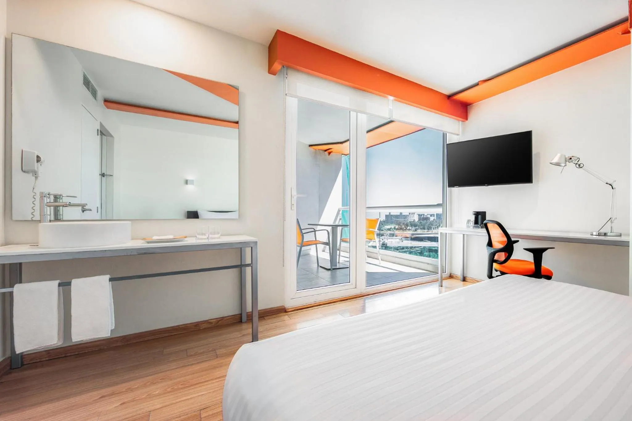 Bedroom, Bed in Gamma Ciudad de Mexico Santa Fe