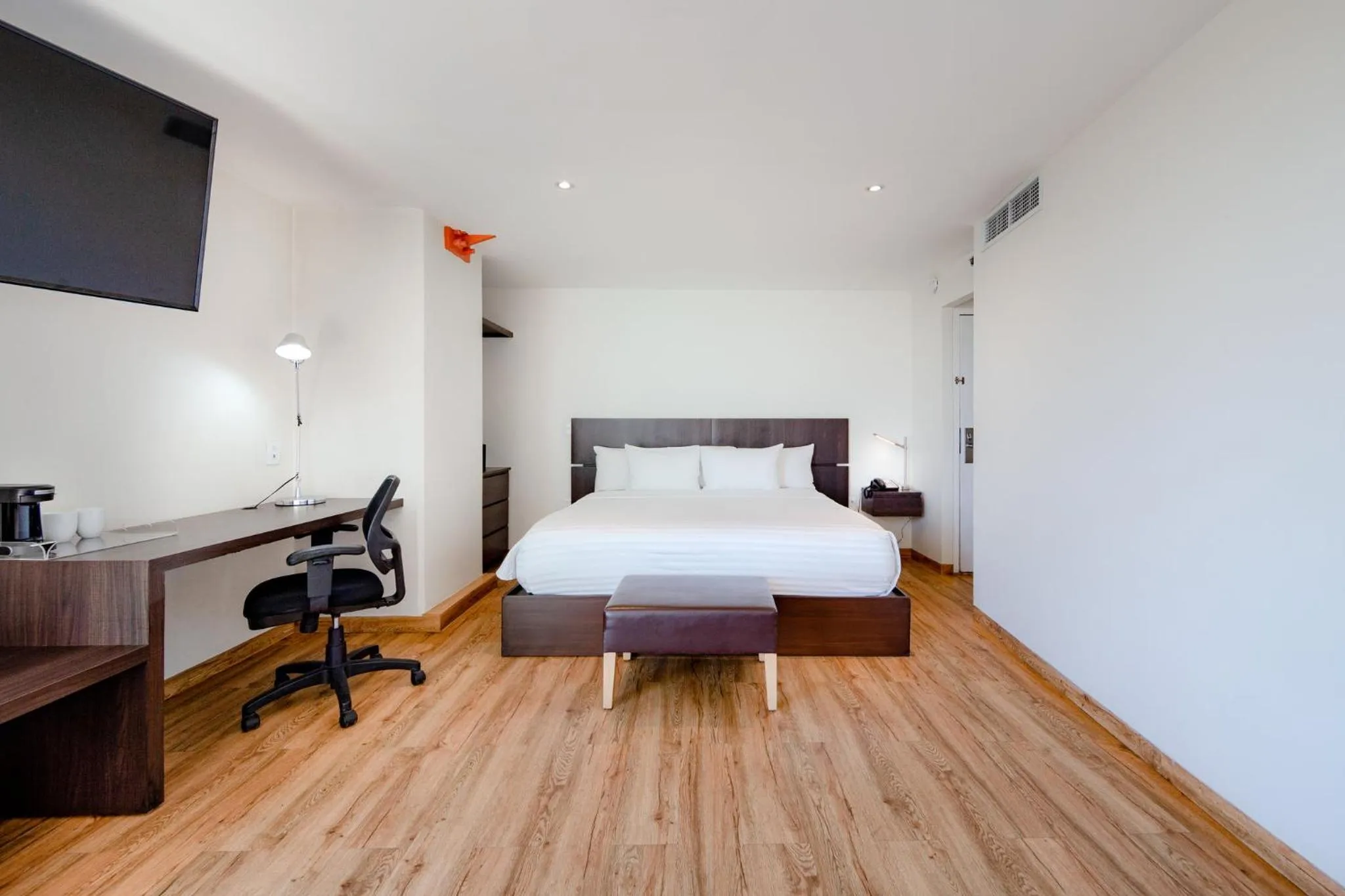 Photo of the whole room, Bed in Gamma Ciudad de Mexico Santa Fe