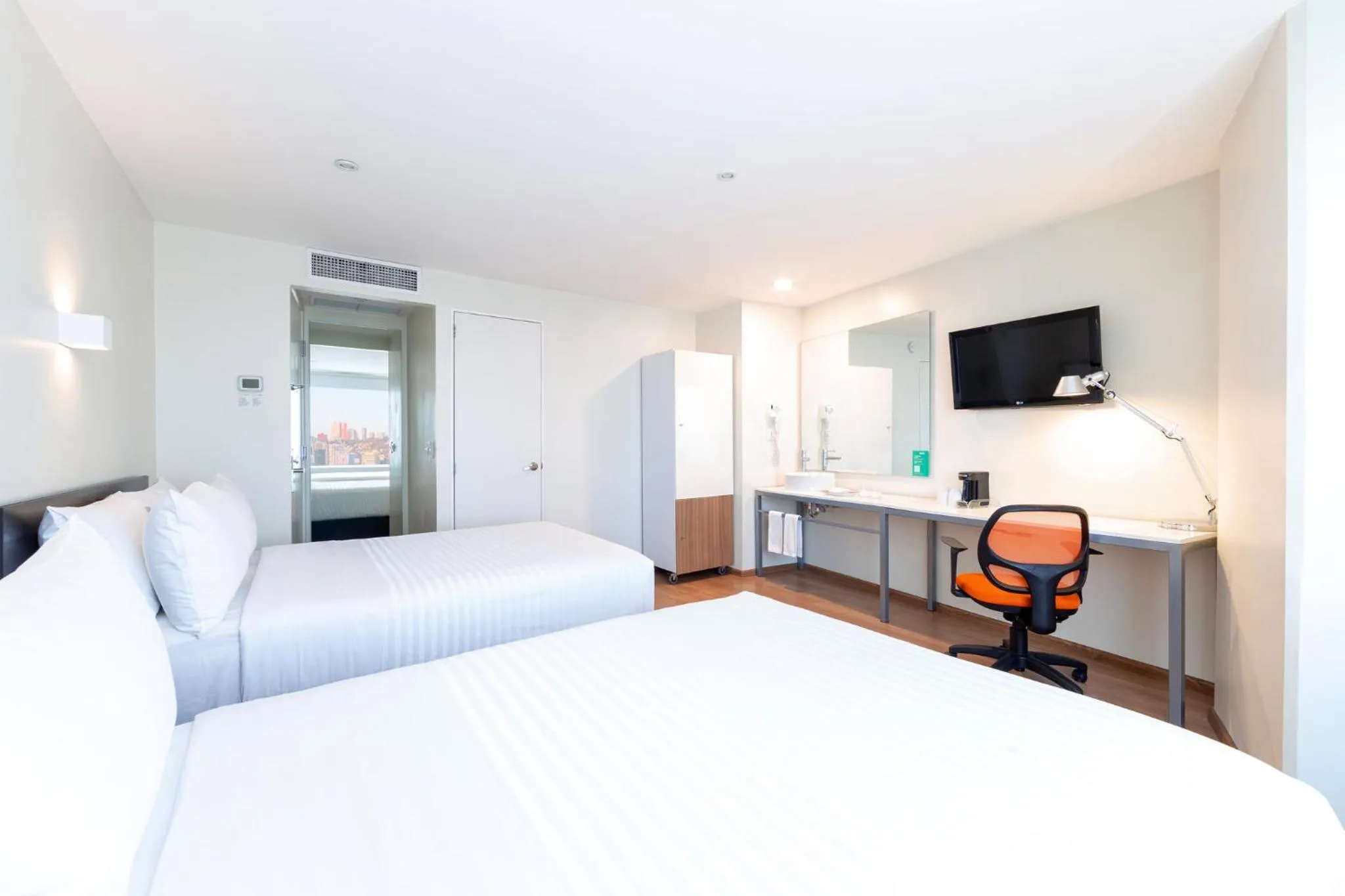 Bedroom, Bed in Gamma Ciudad de Mexico Santa Fe