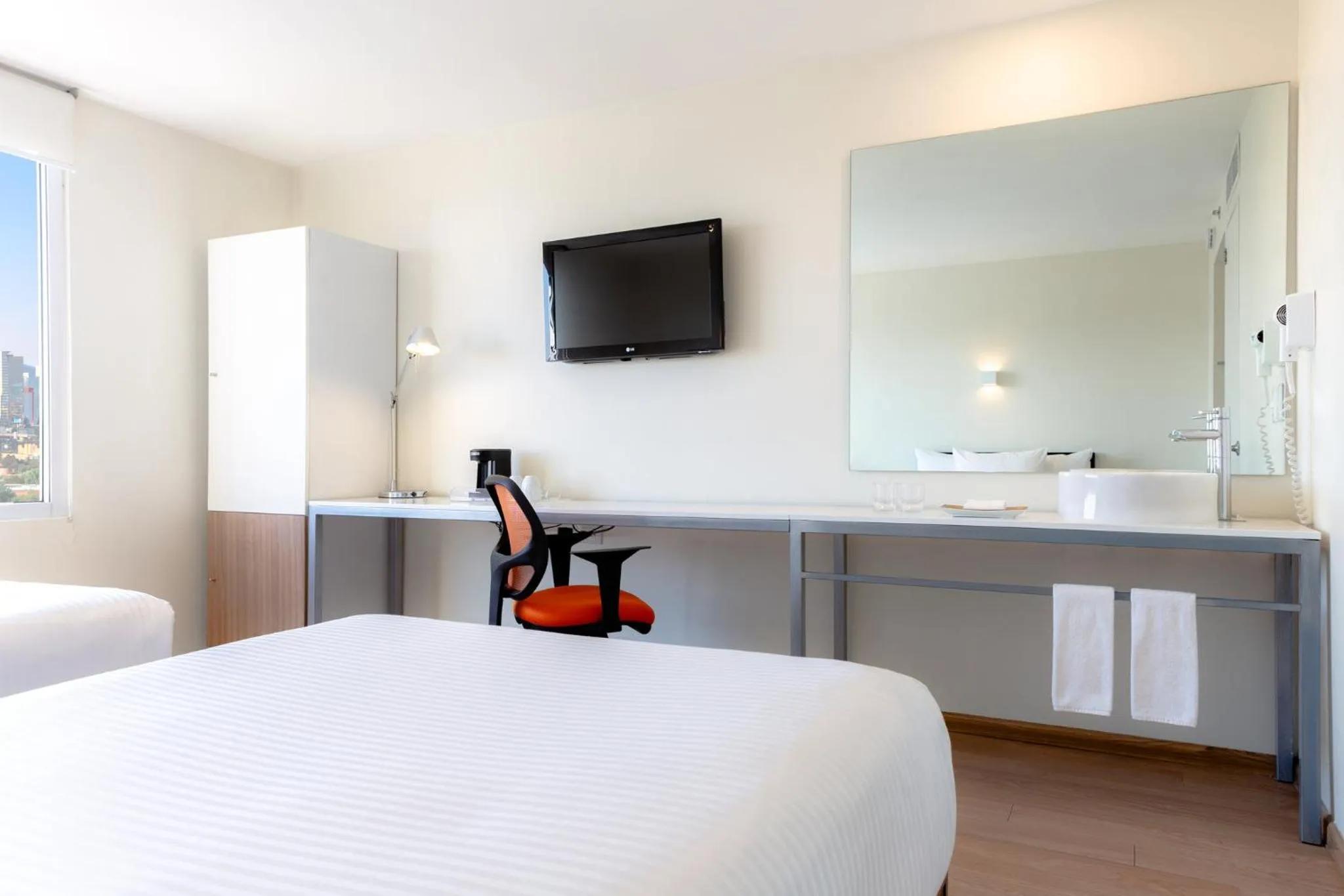 Bedroom, Bed in Gamma Ciudad de Mexico Santa Fe