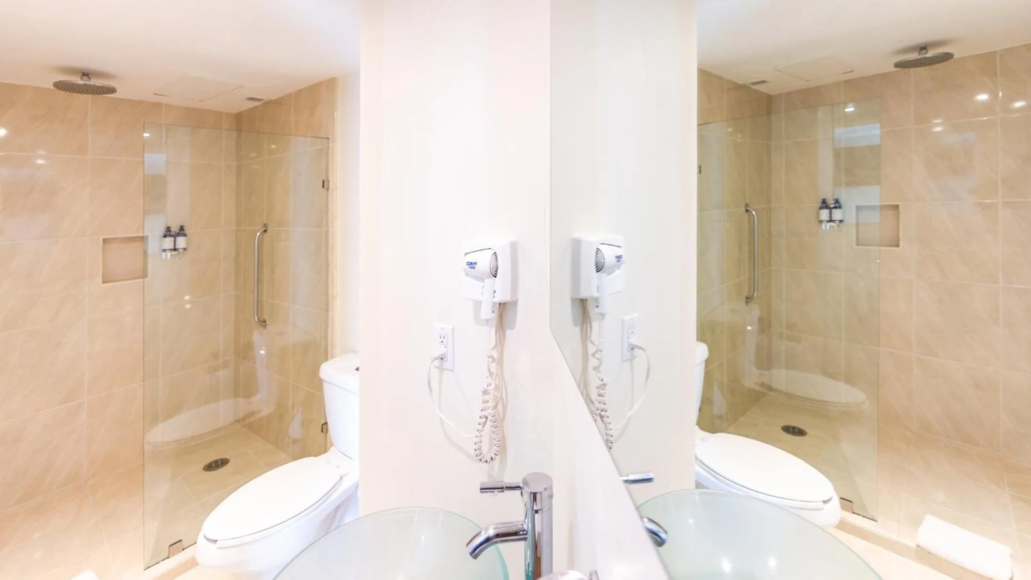 Photo of the whole room in Gamma Ciudad de Mexico Santa Fe