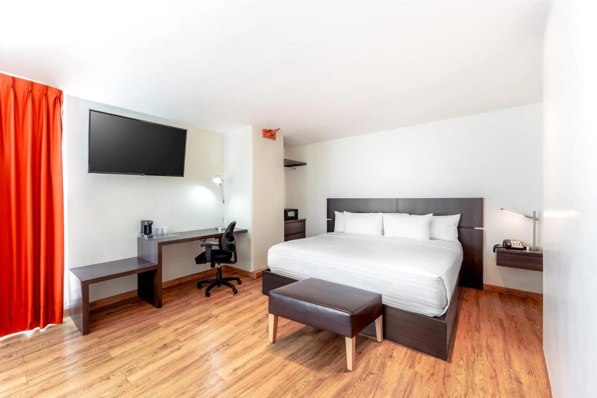 Photo of the whole room, Bed in Gamma Ciudad de Mexico Santa Fe