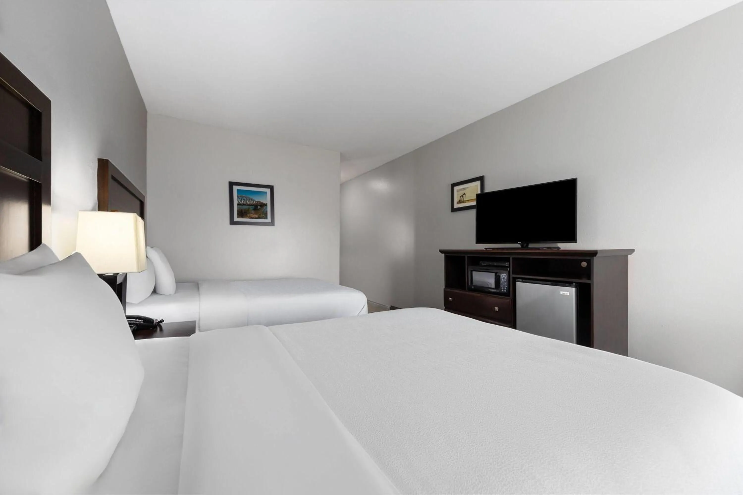 Photo of the whole room, Bed in La Quinta by Wyndham Brookshire West Katy