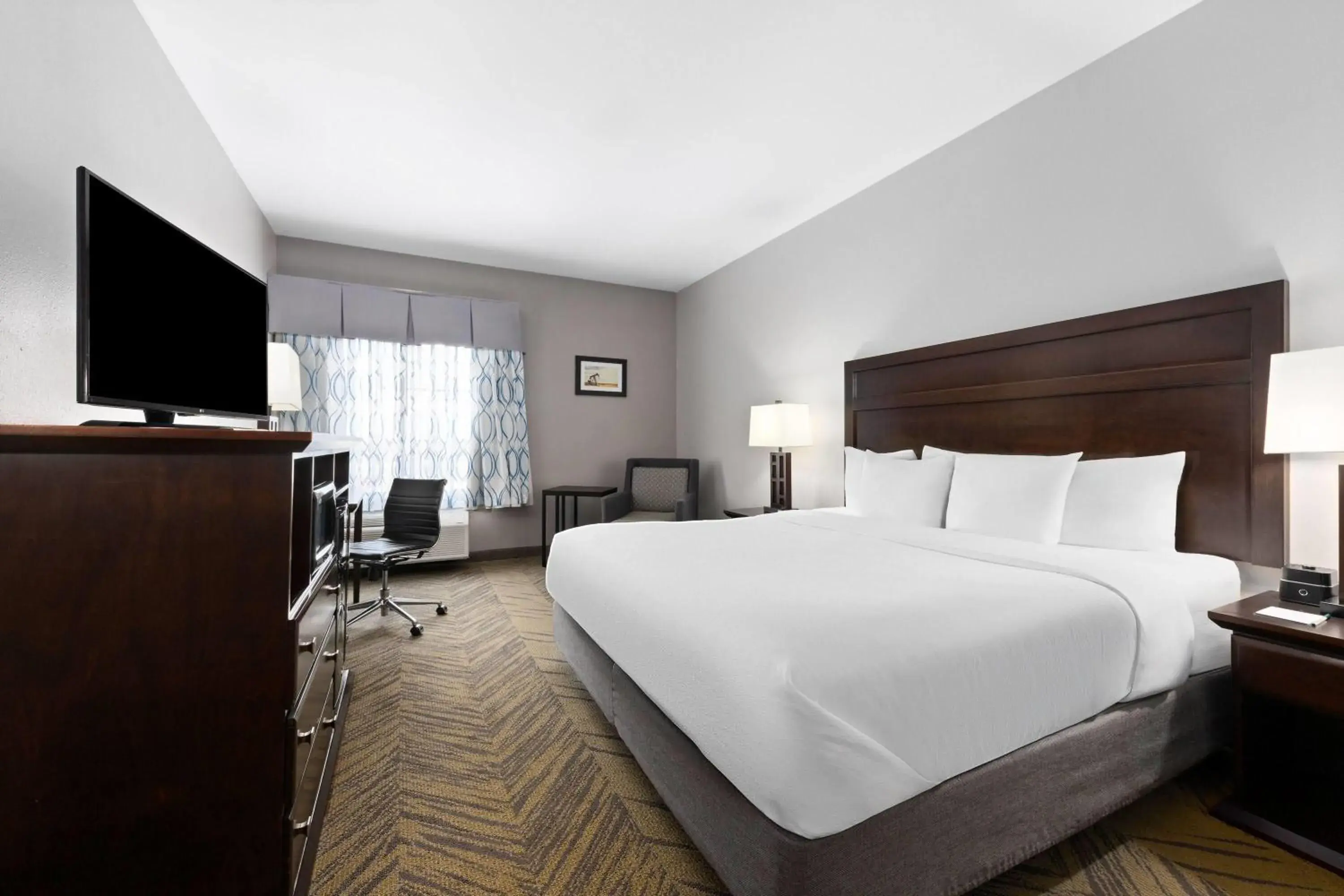 Photo of the whole room, Bed in La Quinta by Wyndham Brookshire West Katy Photo of the whole room, Bed in La Quinta by Wyndham Brookshire West Katy