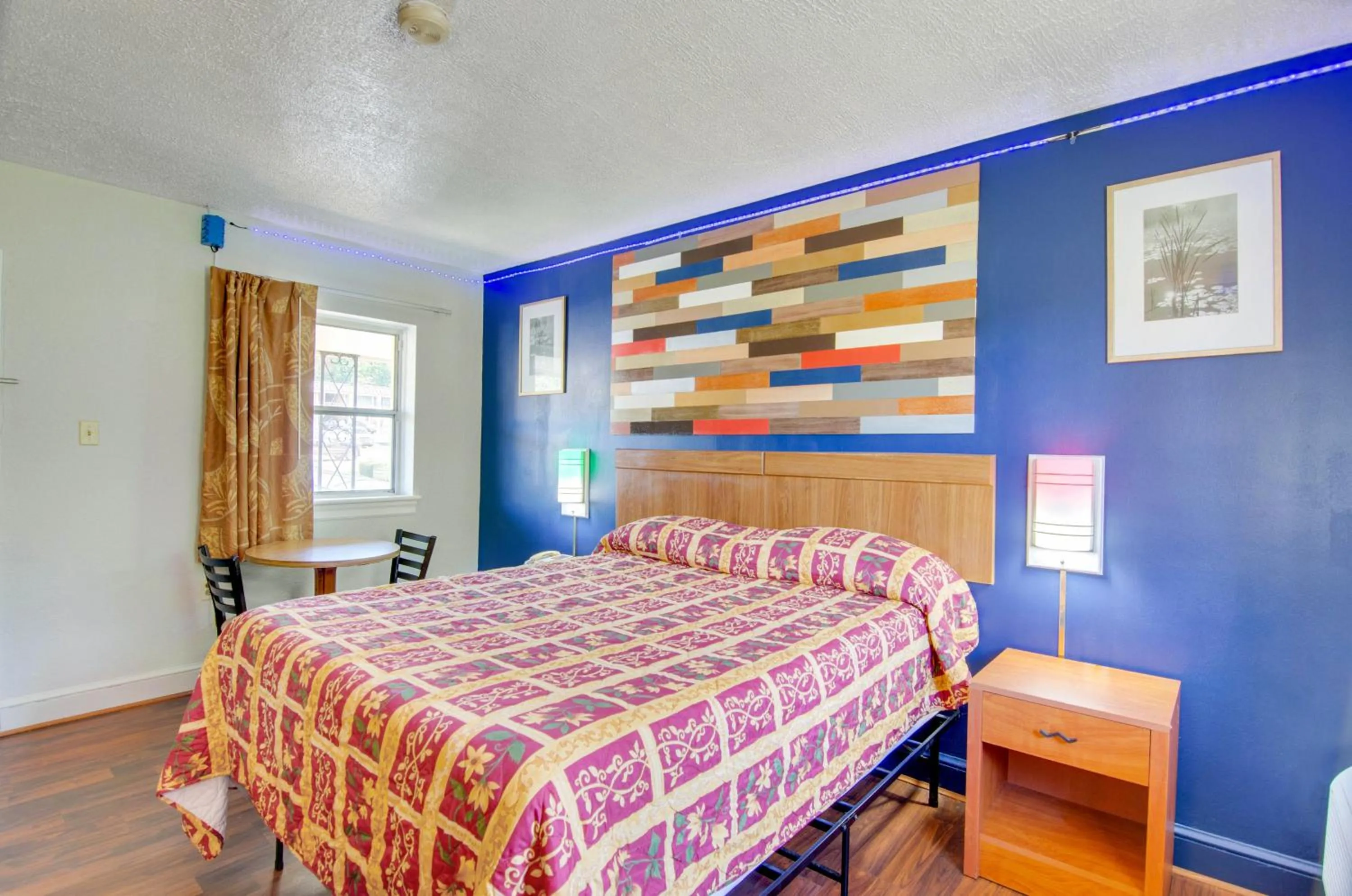 Bed in Scottish Inns Collinsville - Martinsville