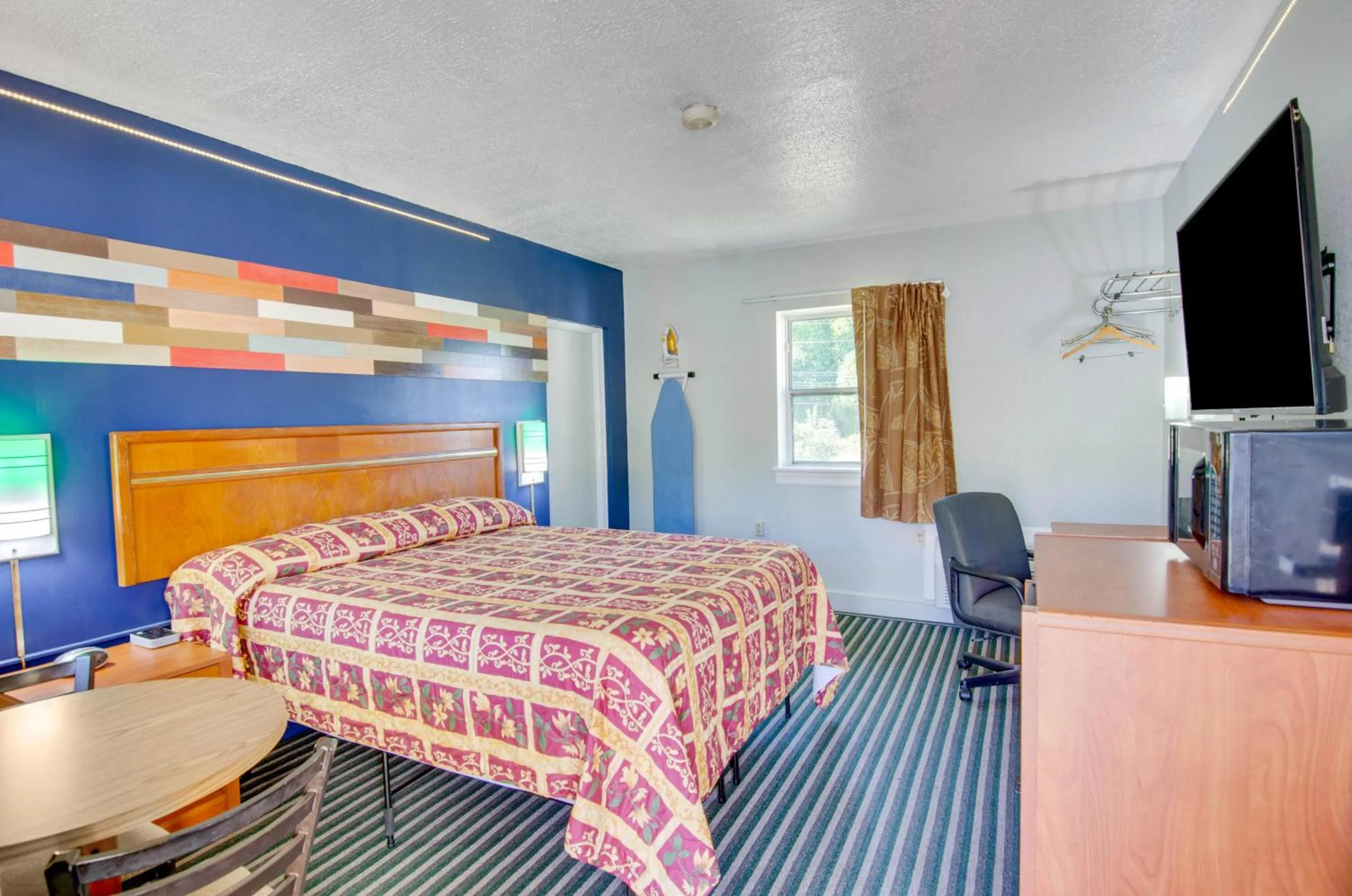 Bed in Scottish Inns Collinsville - Martinsville