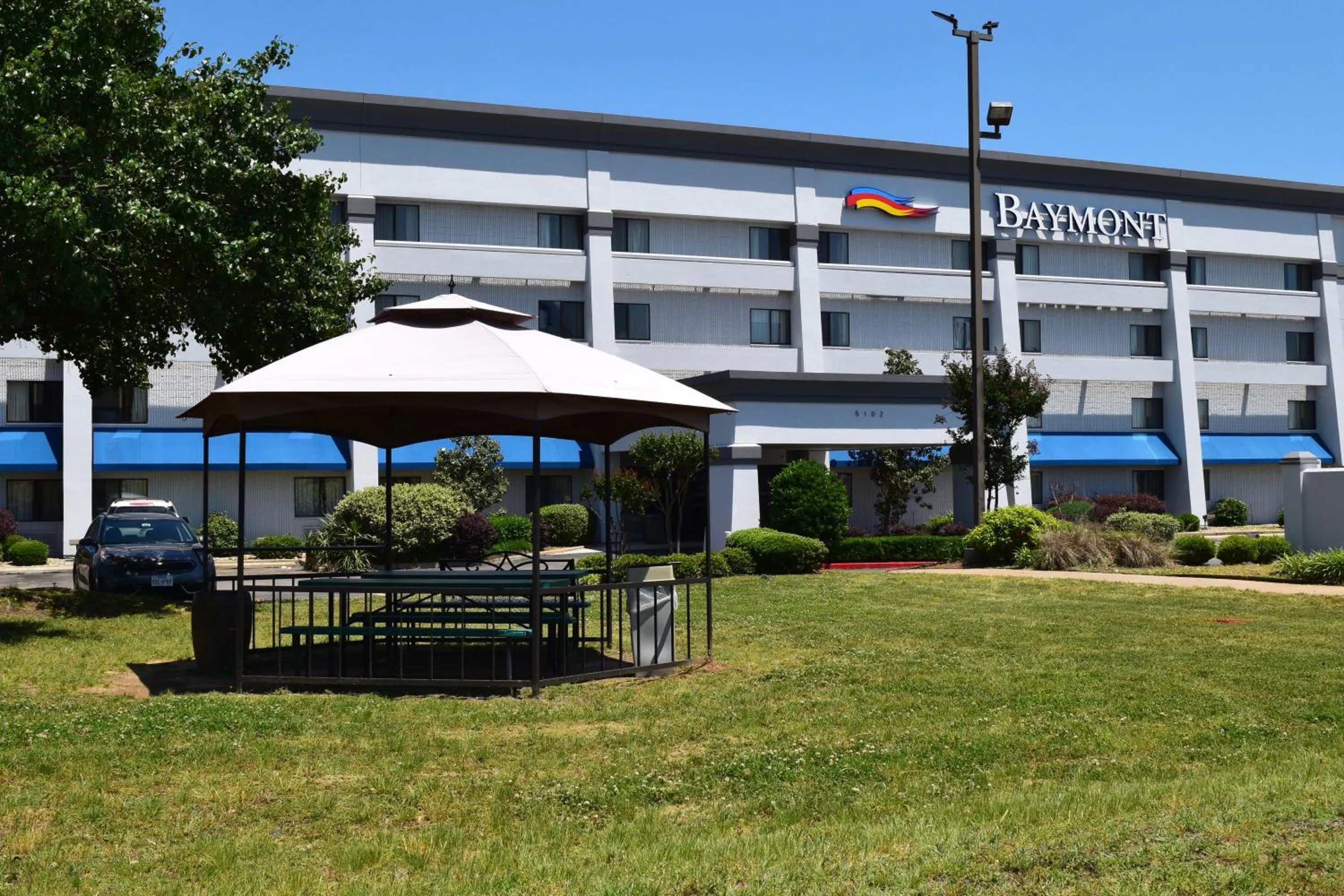 Property building in Baymont by Wyndham Texarkana