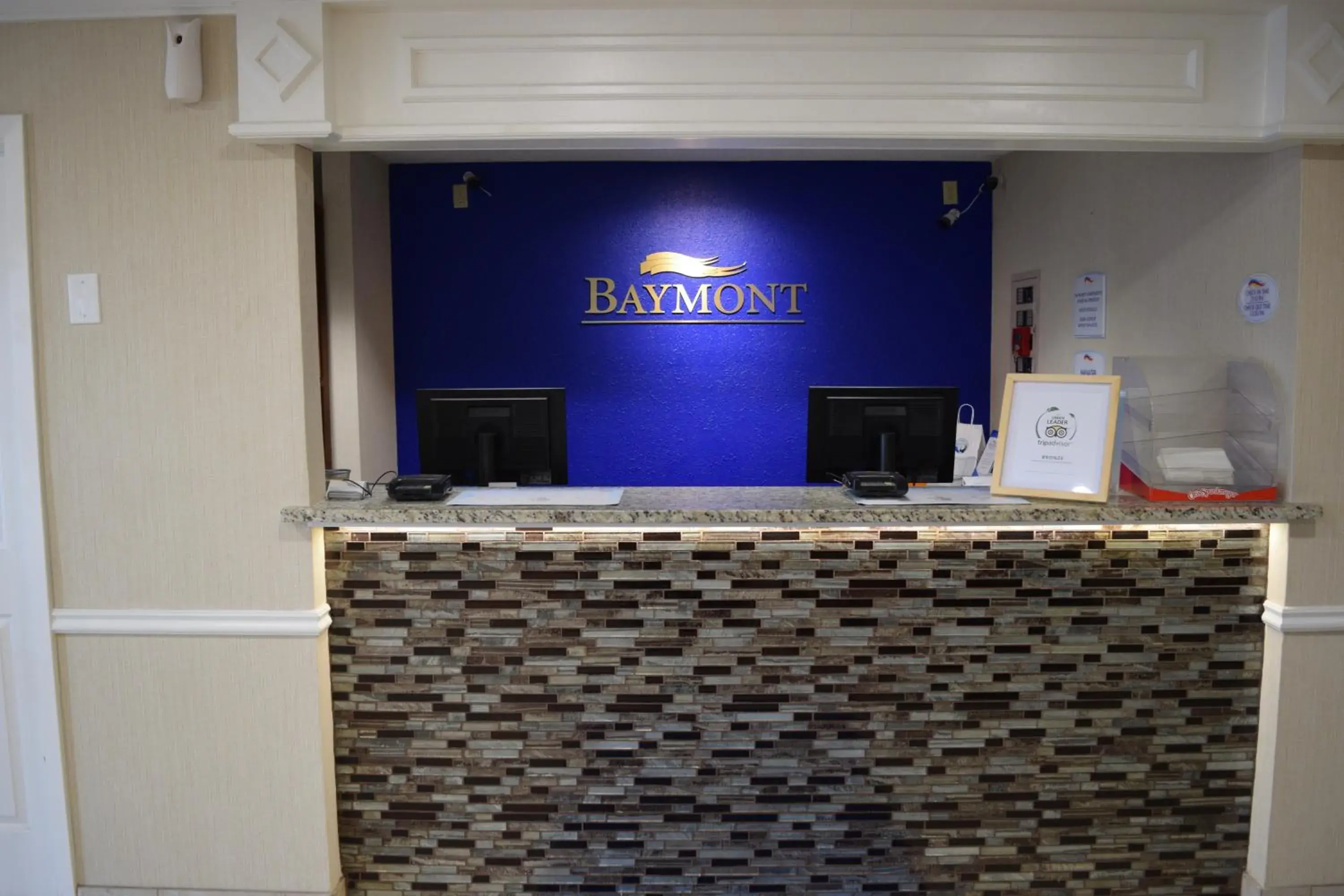 Lobby or reception in Baymont by Wyndham Texarkana Lobby or reception in Baymont by Wyndham Texarkana