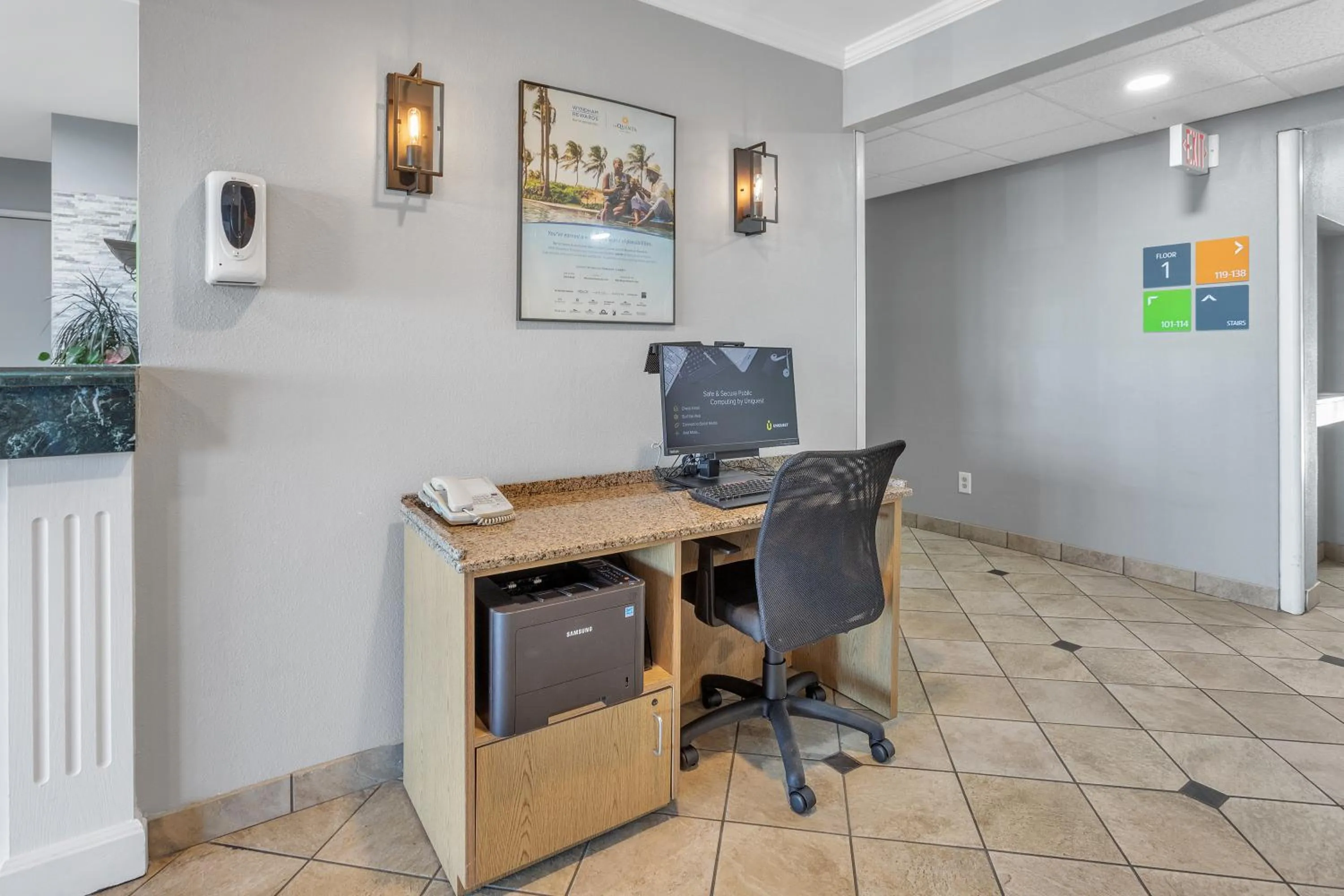 Business facilities in La Quinta Inn by Wyndham Cleveland Independence